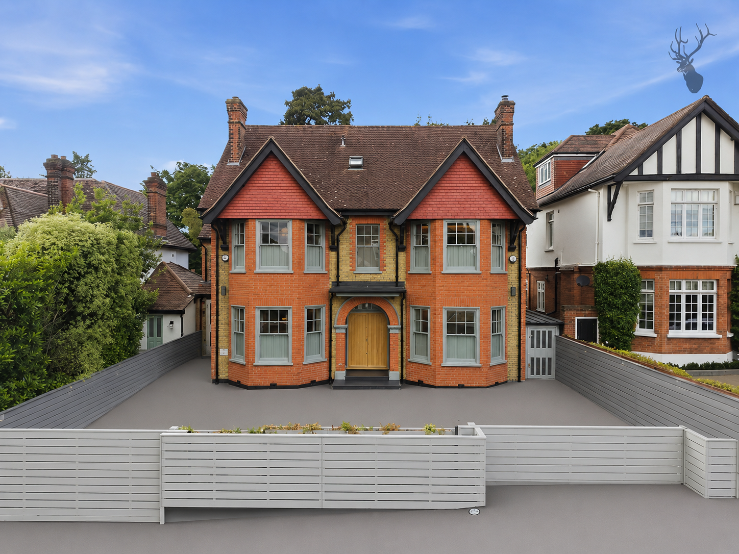 5 bedroom detached house for sale, Monkhams Avenue, London, IG8