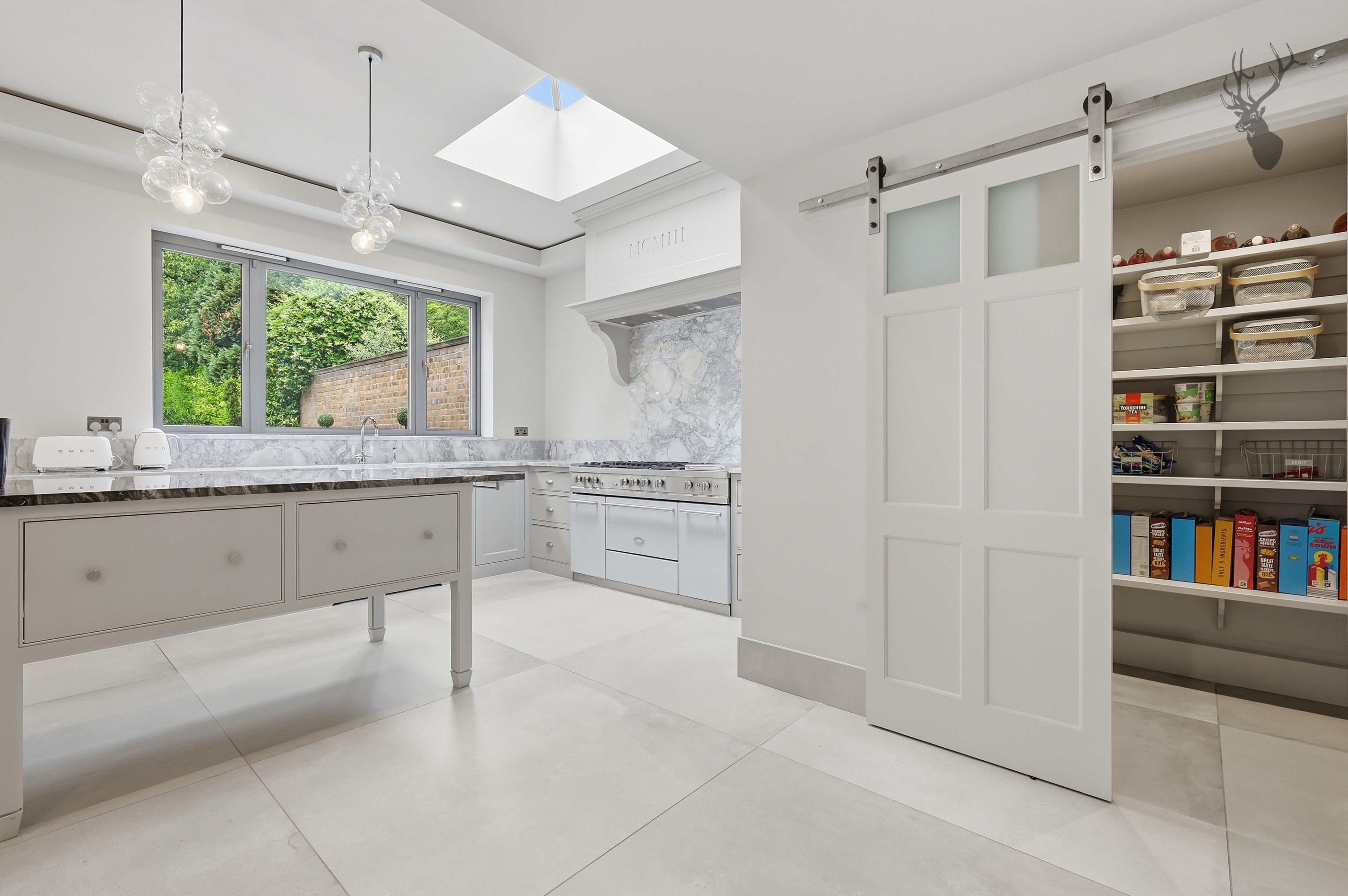 5 bedroom detached house for sale, Monkhams Avenue, London, IG8, photo 11 of 20
