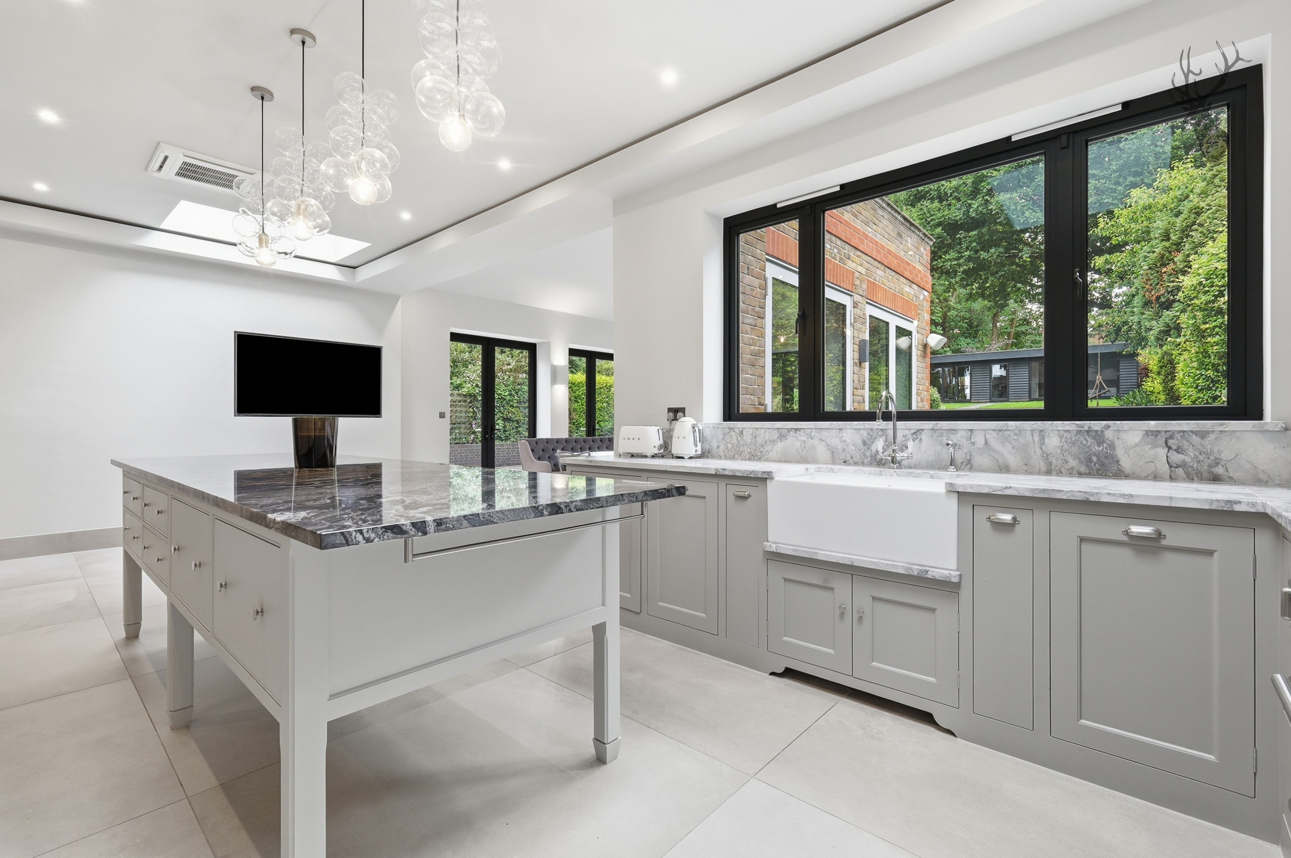 5 bedroom detached house for sale, Monkhams Avenue, London, IG8, photo 13 of 20