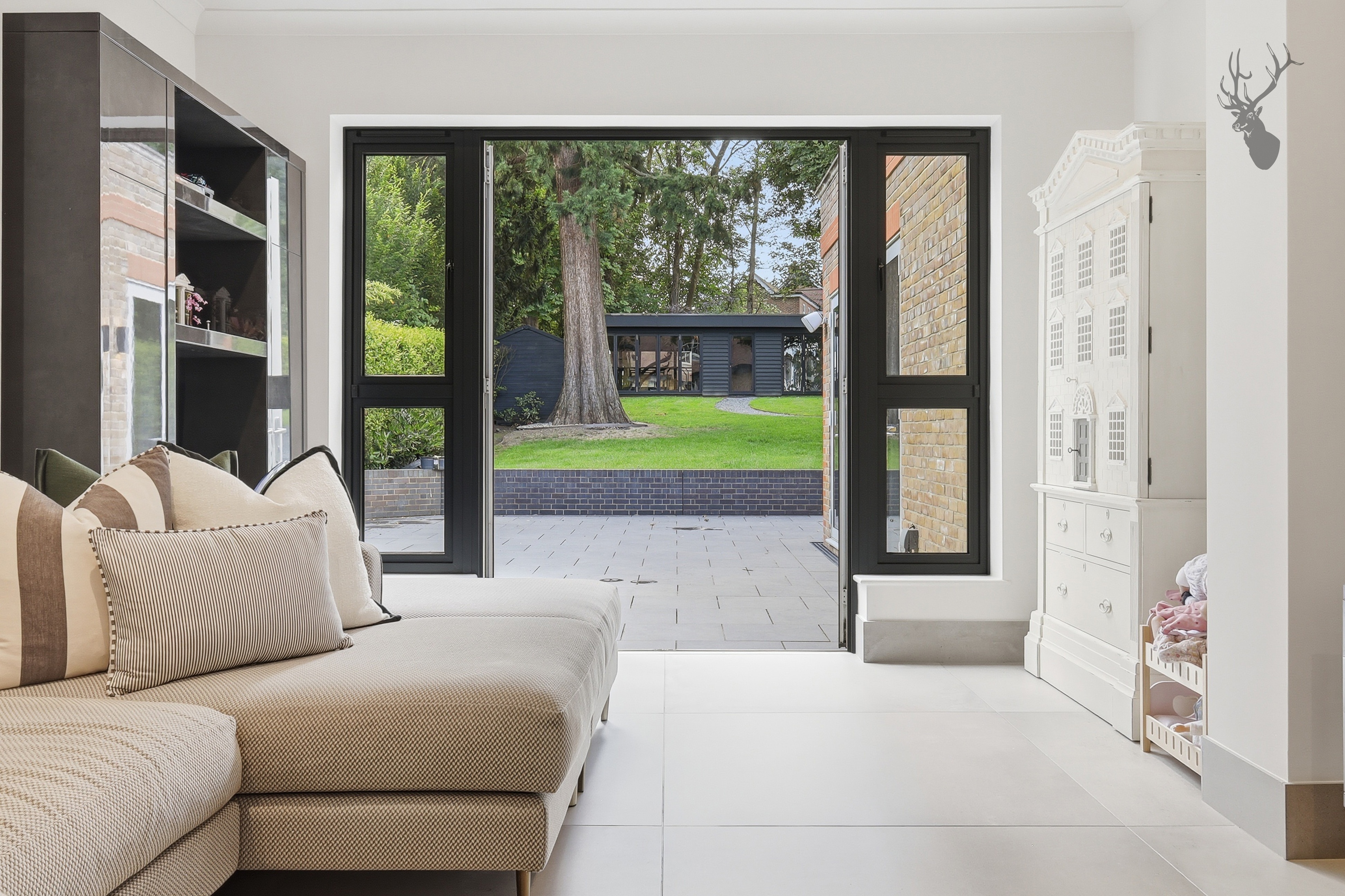 5 bedroom detached house for sale, Monkhams Avenue, London, IG8, photo 17 of 20