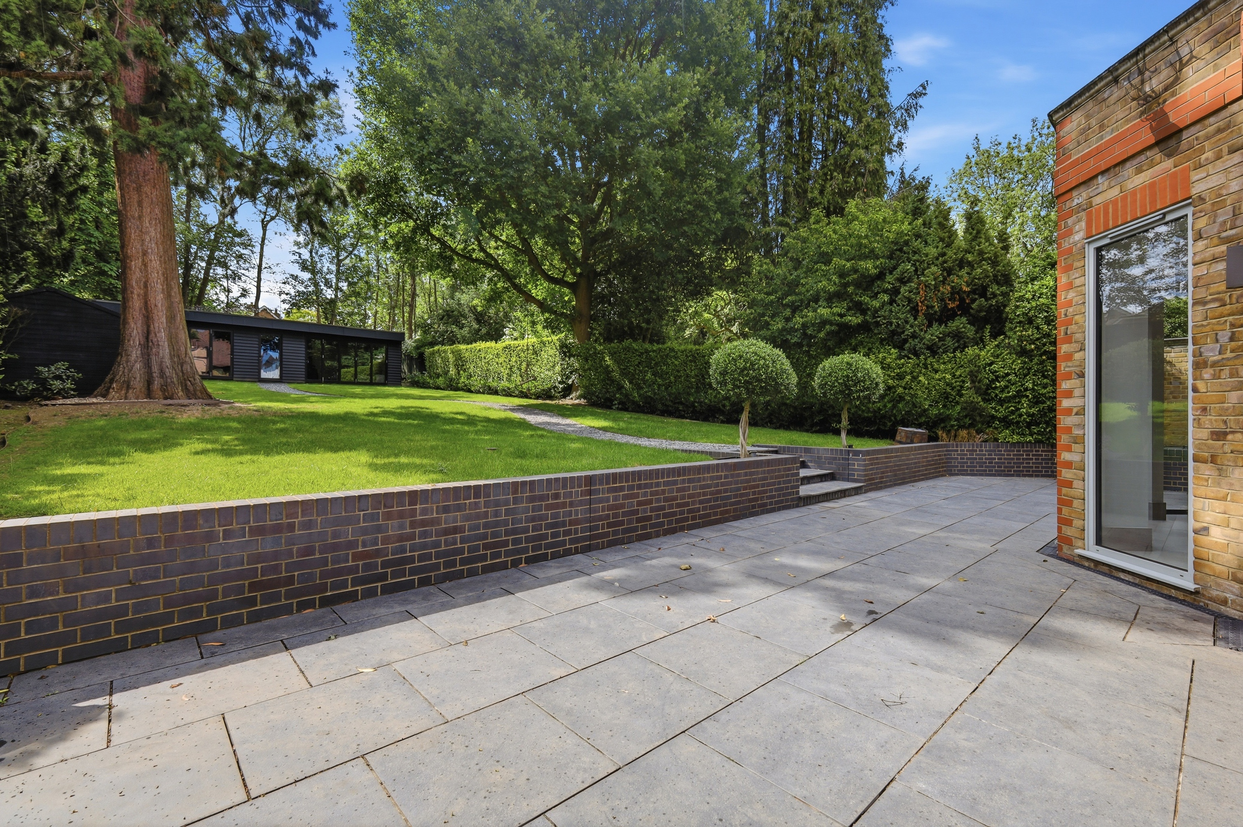 5 bedroom detached house for sale, Monkhams Avenue, London, IG8, photo 4