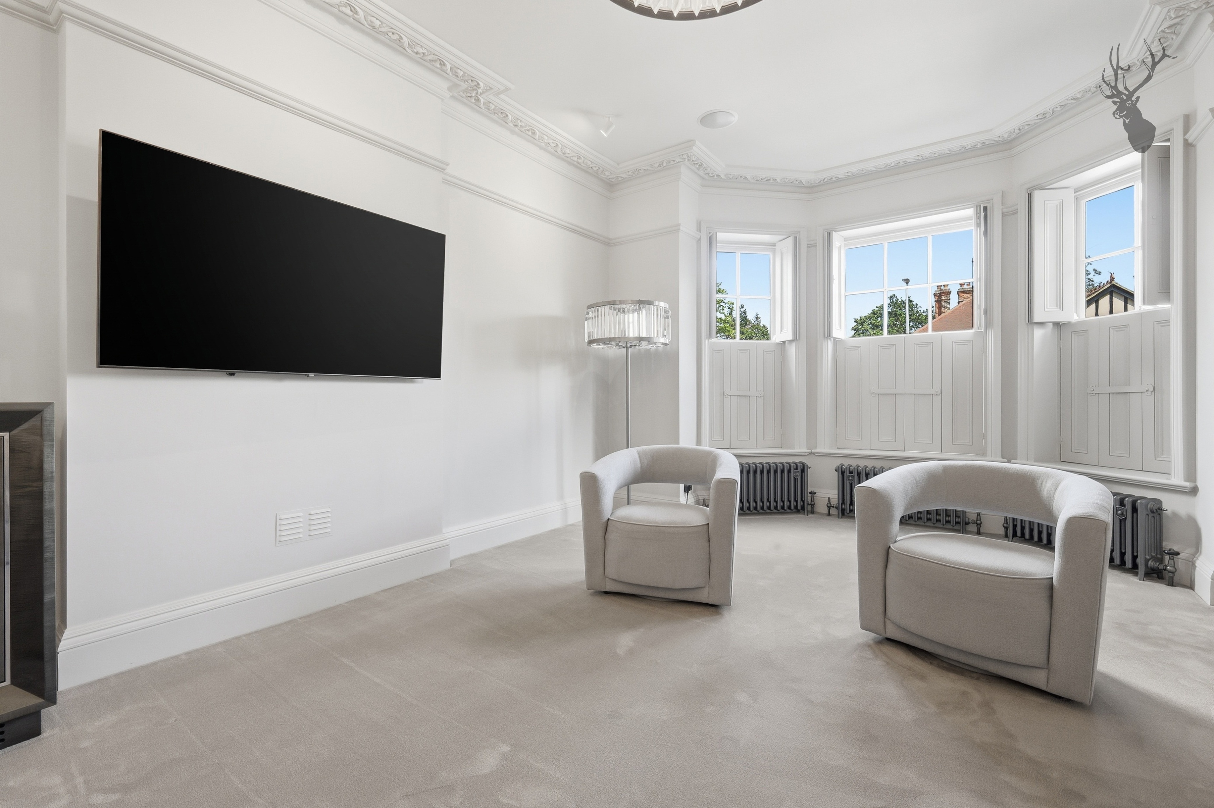 5 bedroom detached house for sale, Monkhams Avenue, London, IG8, photo 5