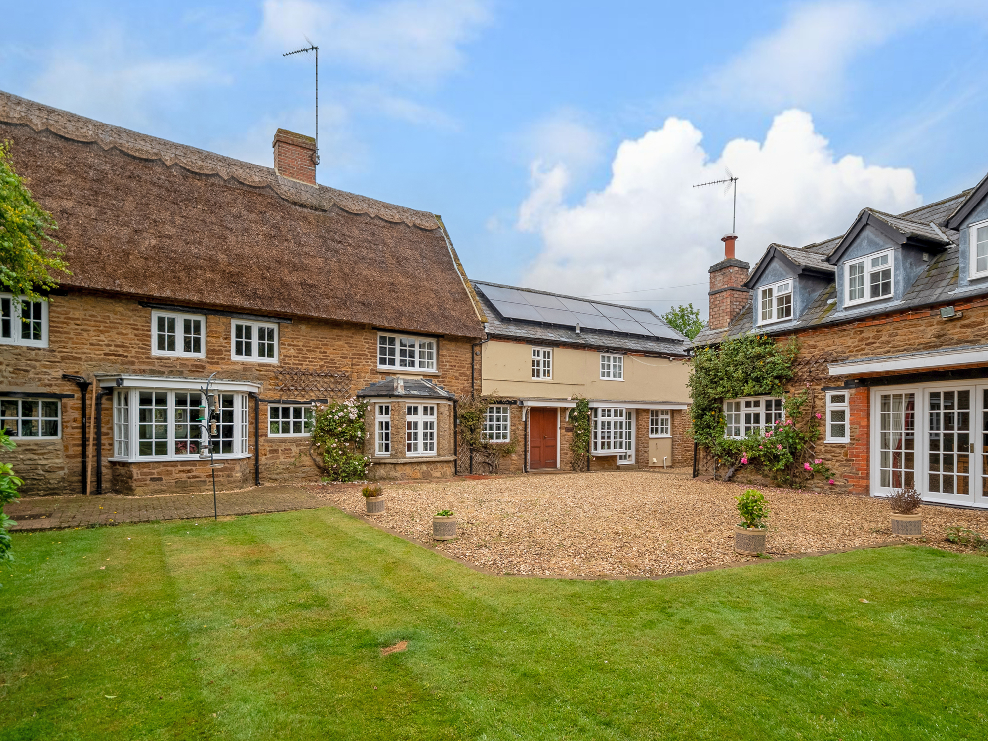 6 bedroom detached house for sale, Colledges House, Daventry, NN11