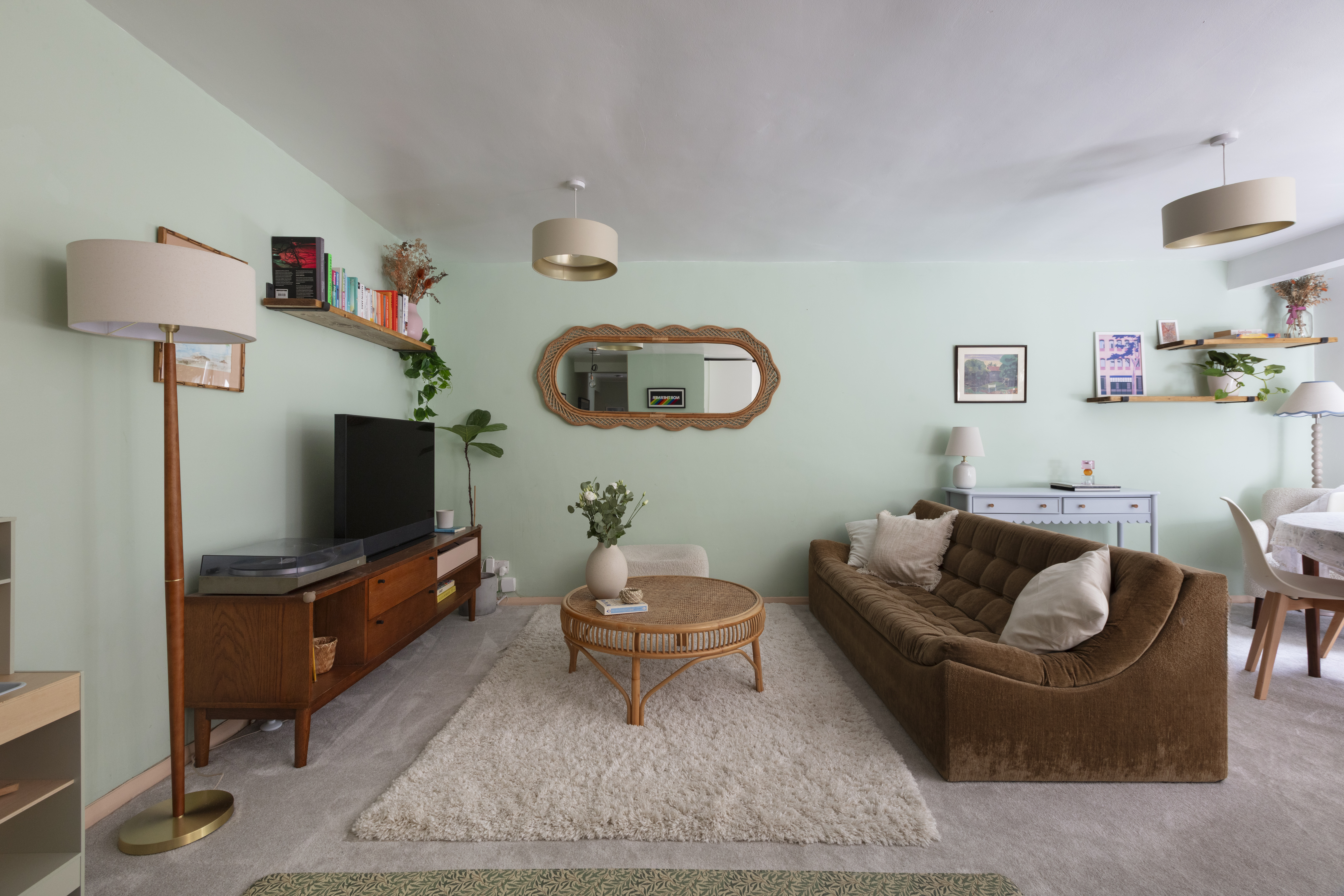 2 bedroom flat for sale, Queenswood Gardens, London, E11, photo 2