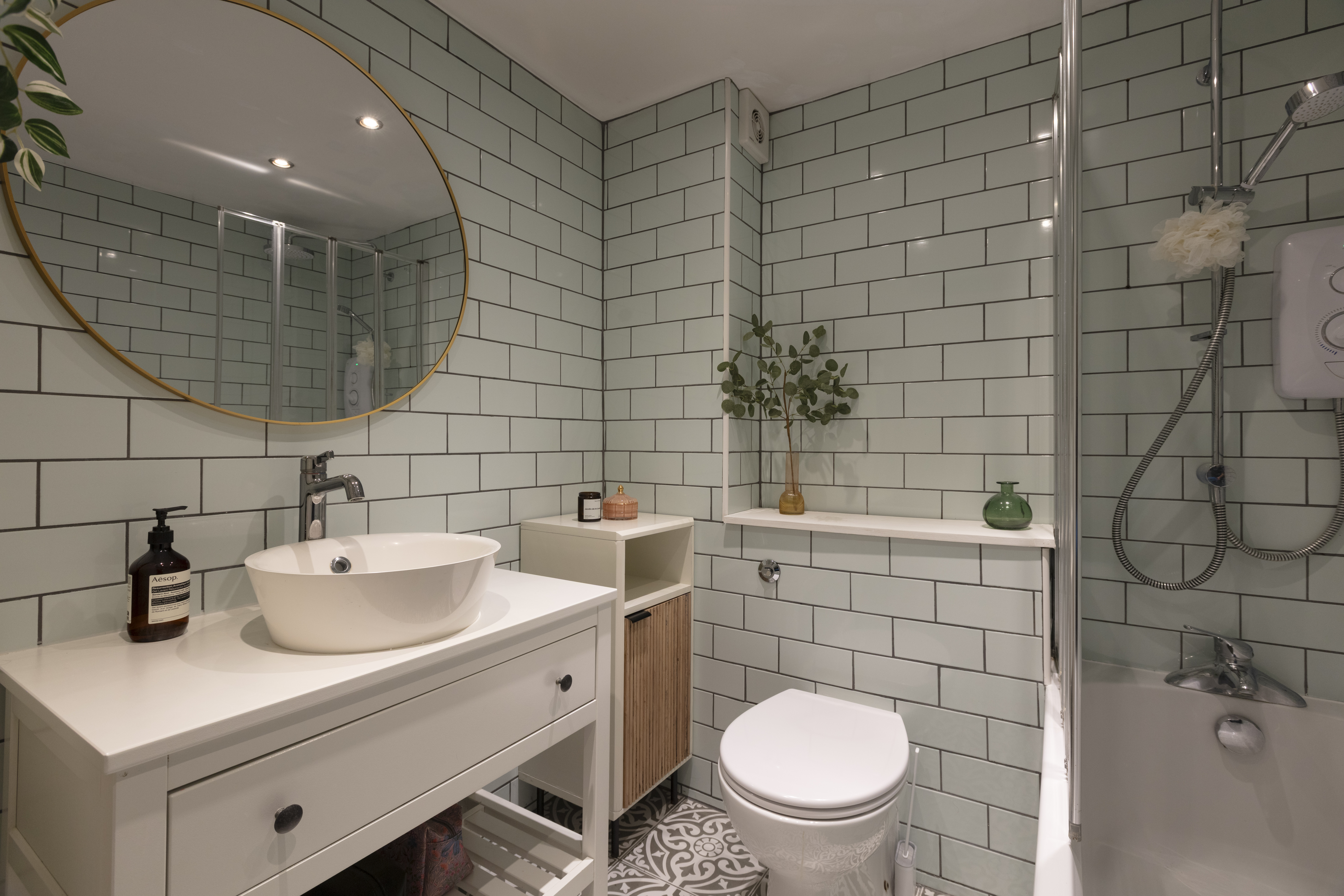 2 bedroom flat for sale, Queenswood Gardens, London, E11, photo 13 of 14