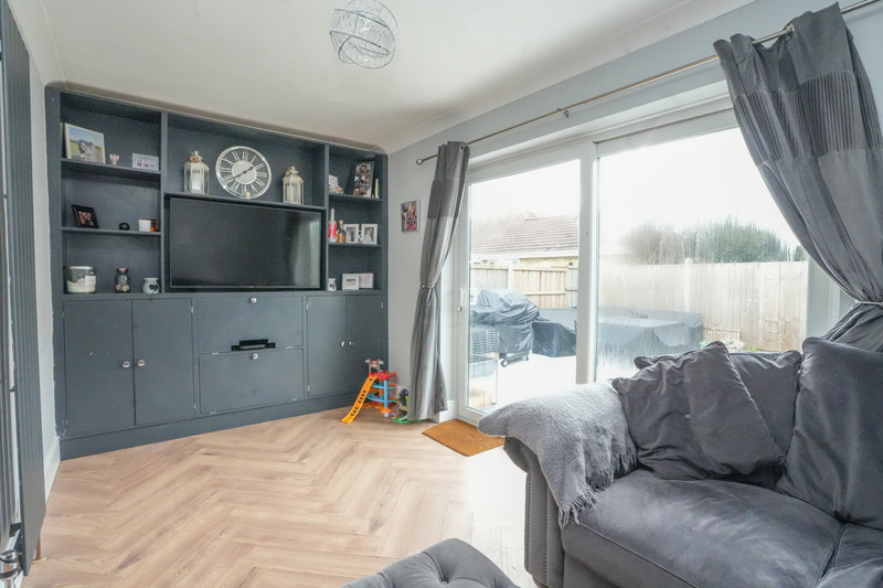 1 bedroom for sale, Beach Road, Canvey Island, SS8, photo 3