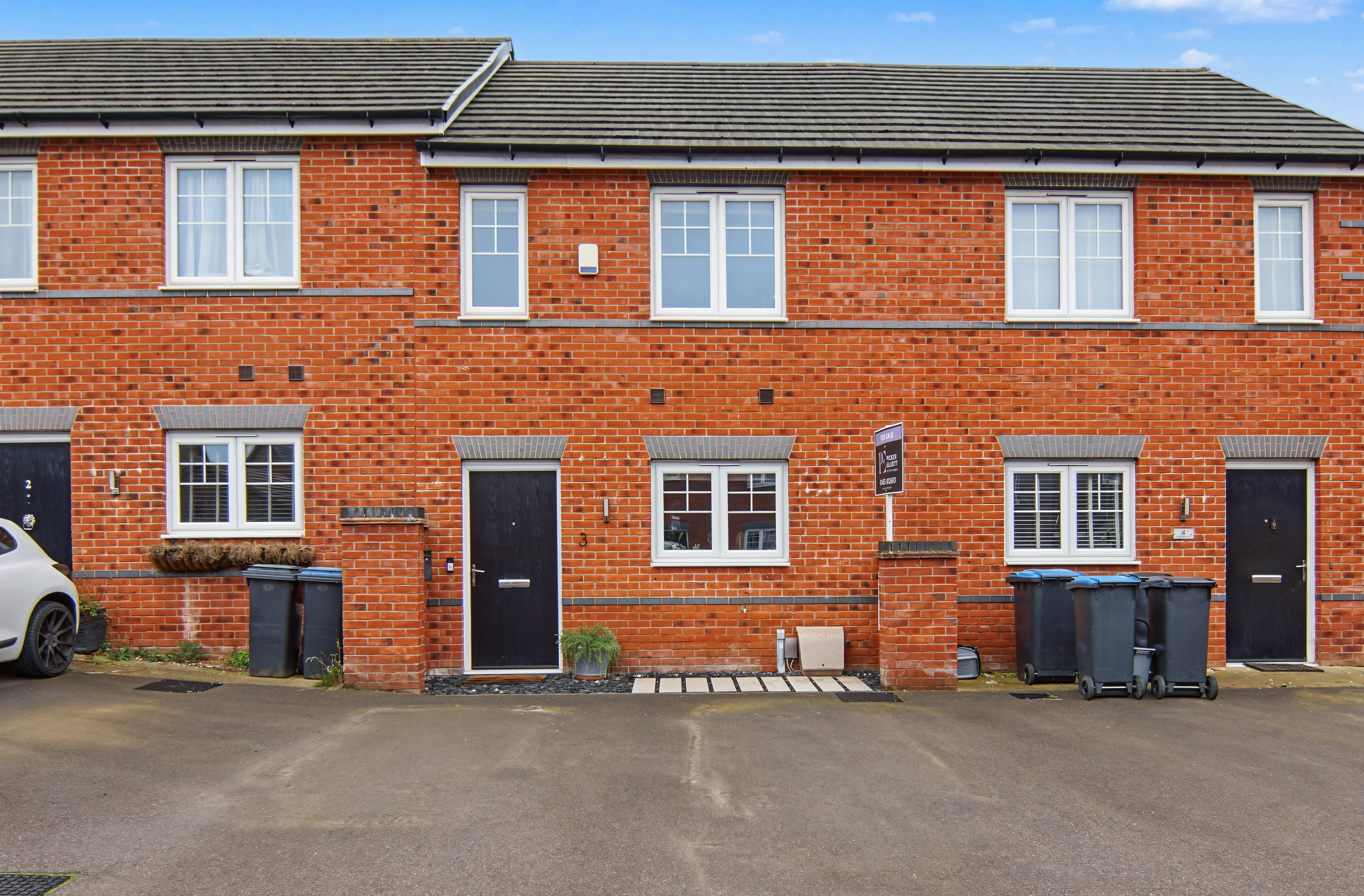2 bedroom terraced house for sale, Notleyfield Close, Leicester, LE9, photo 1