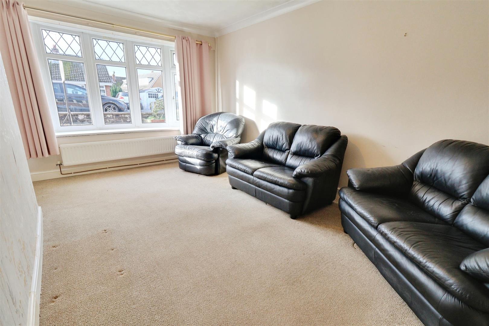 2 bedroom house for sale, Delves Close, Crewe, CW2, photo 2