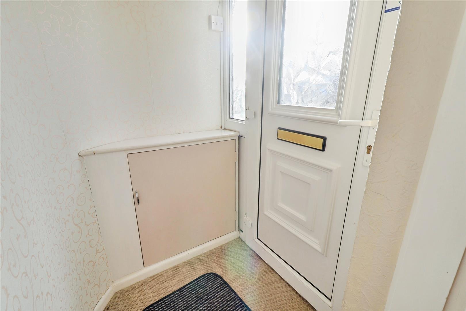2 bedroom house for sale, Delves Close, Crewe, CW2, photo 5
