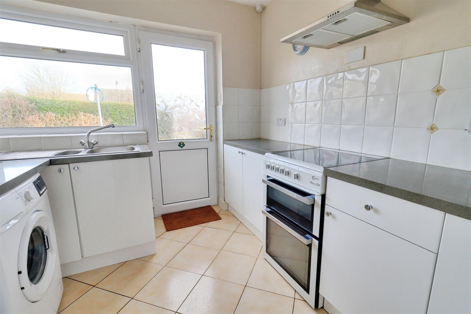 2 bedroom house for sale, Delves Close, Crewe, CW2, photo 8 of 20