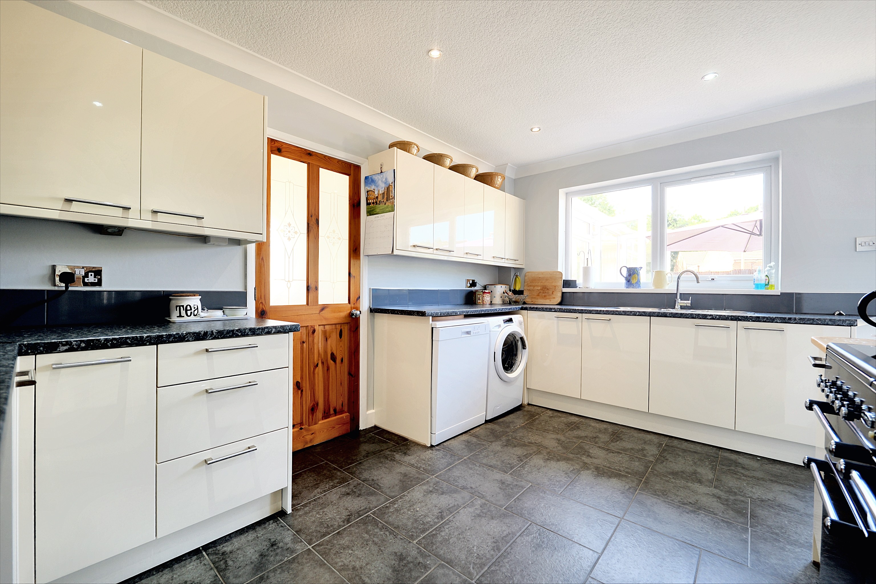 3 bedroom detached bungalow for sale, Blaby Road, Leicester, LE19