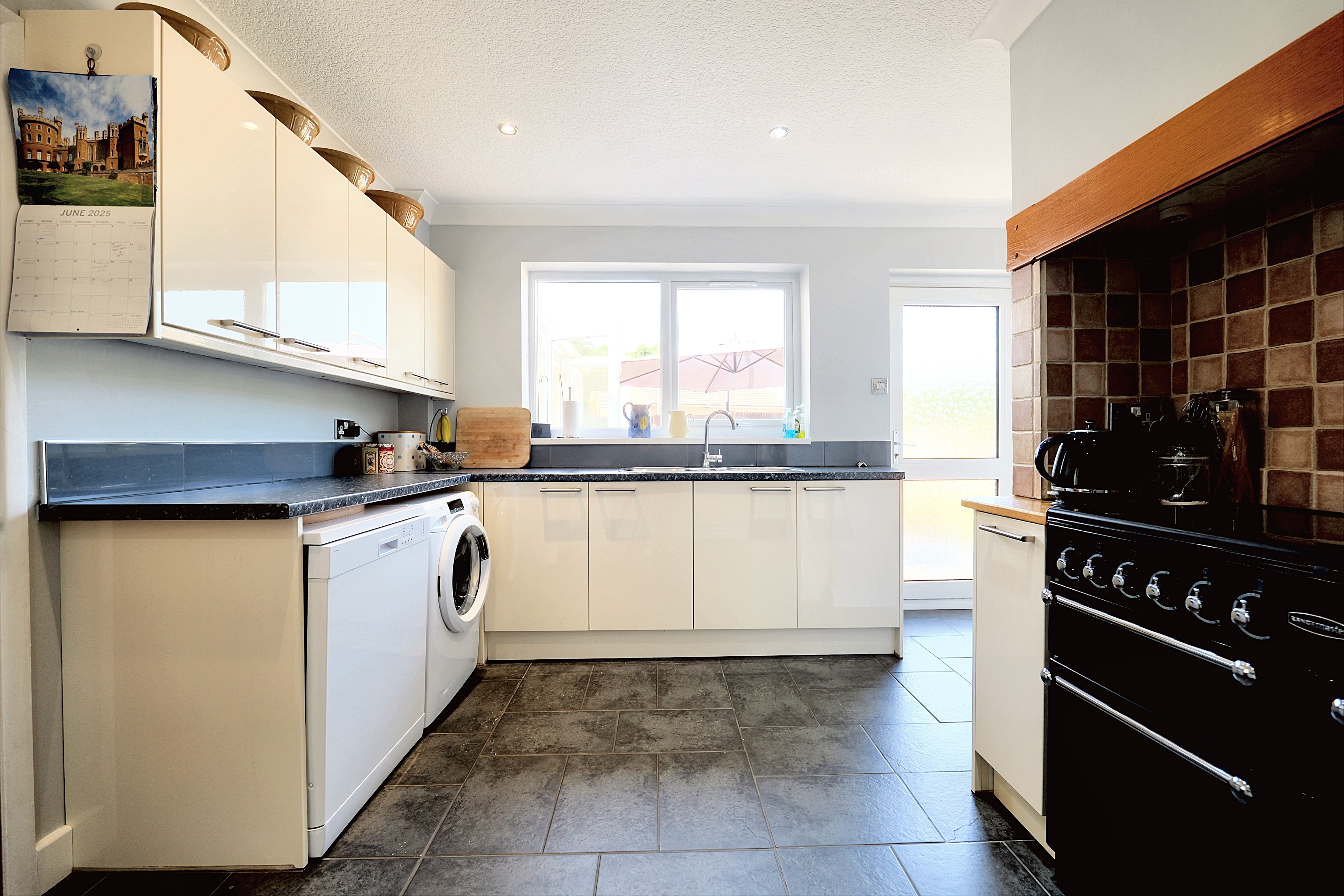 3 bedroom detached bungalow for sale, Blaby Road, Leicester, LE19