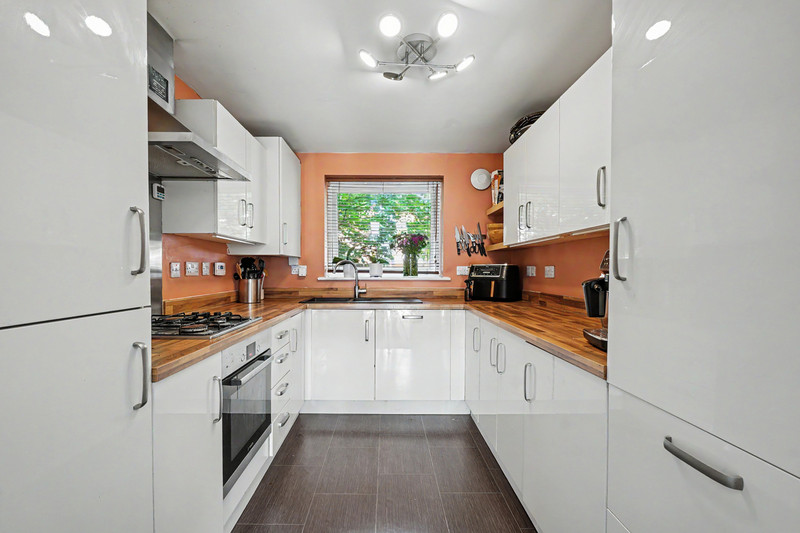 5 bedroom for sale, Helidor Walk, Sittingbourne, ME10