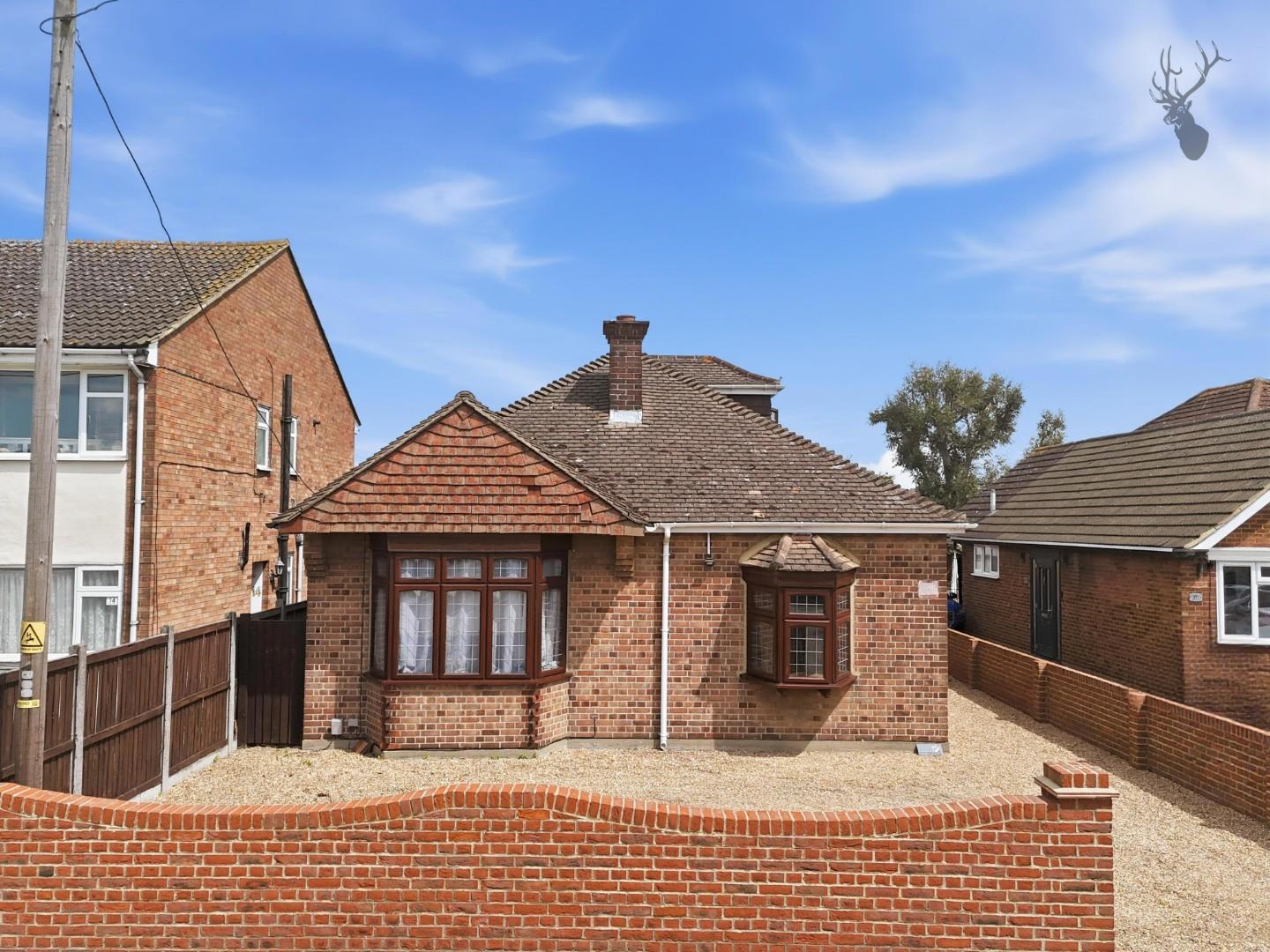 5 bedroom detached bungalow for sale, Briscoe Road, Rainham, RM13, photo 1
