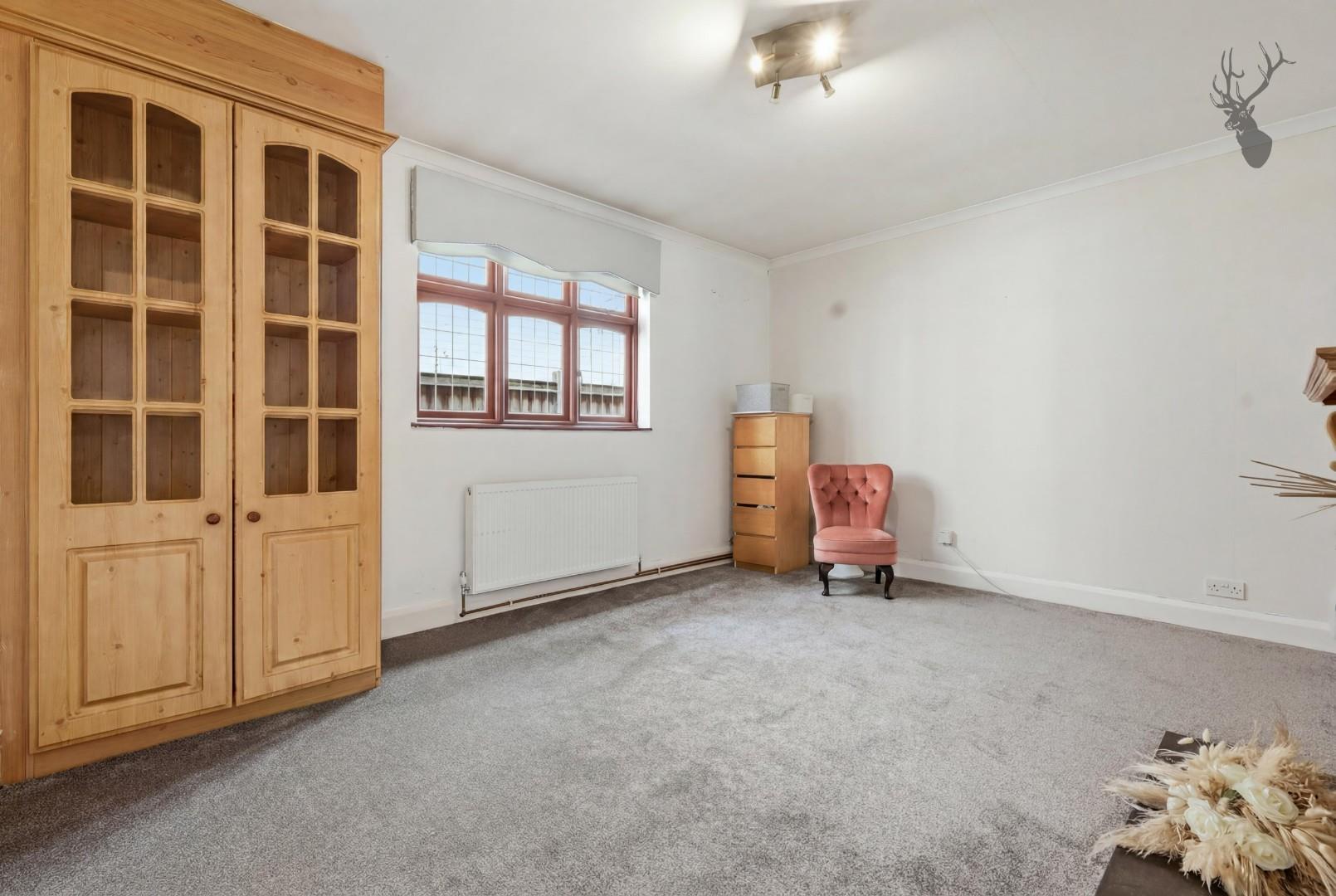 5 bedroom detached bungalow for sale, Briscoe Road, Rainham, RM13, photo 11 of 20