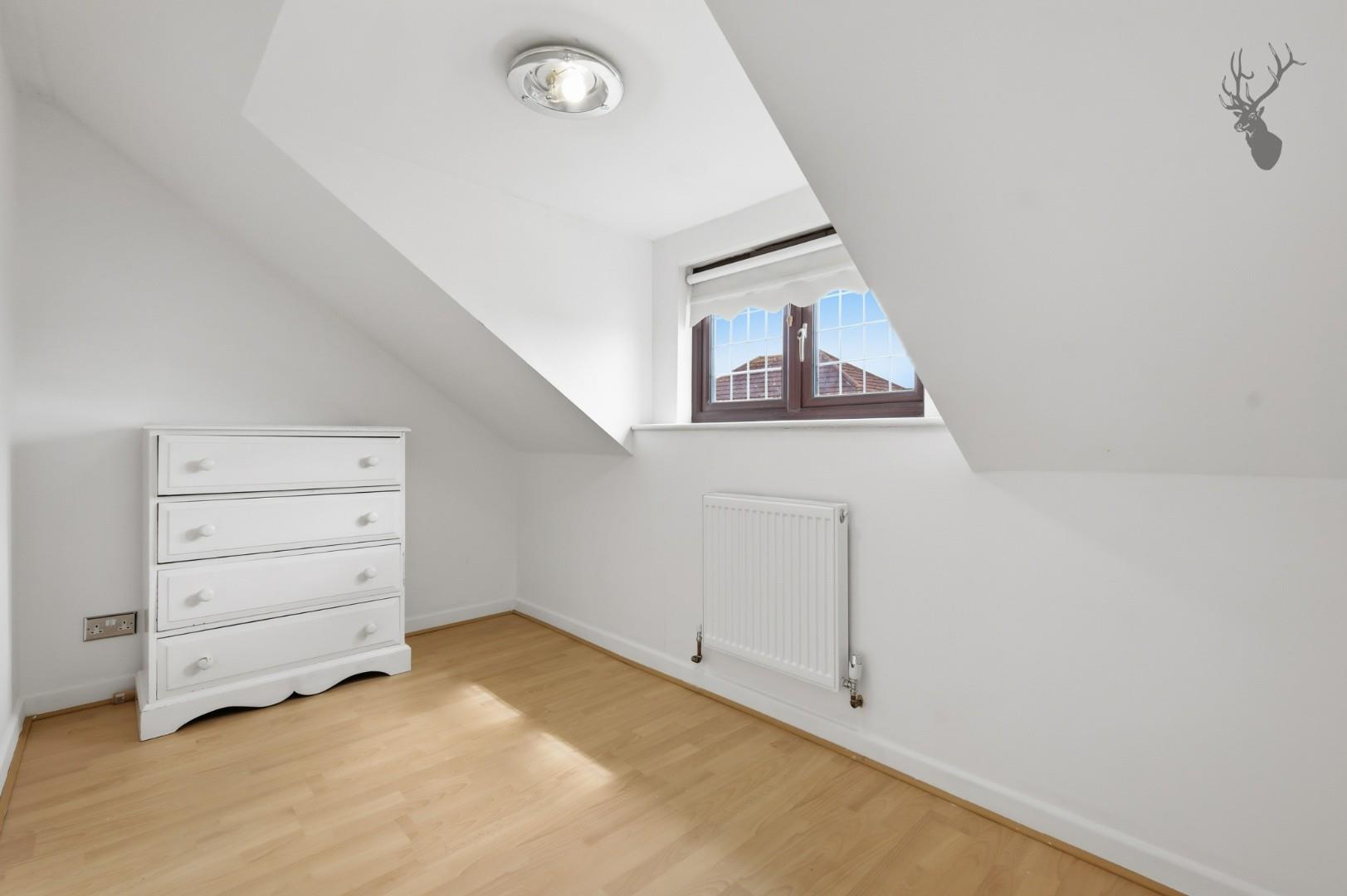 5 bedroom detached bungalow for sale, Briscoe Road, Rainham, RM13, photo 17 of 20
