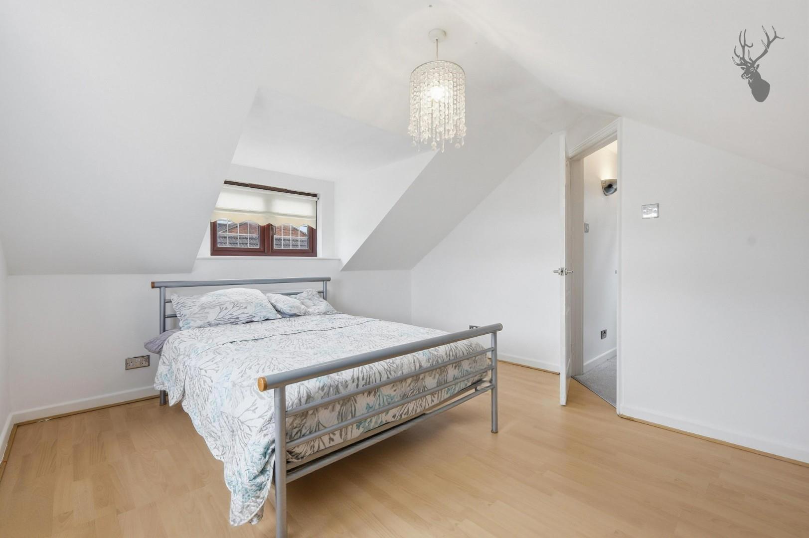 5 bedroom detached bungalow for sale, Briscoe Road, Rainham, RM13, photo 7 of 20