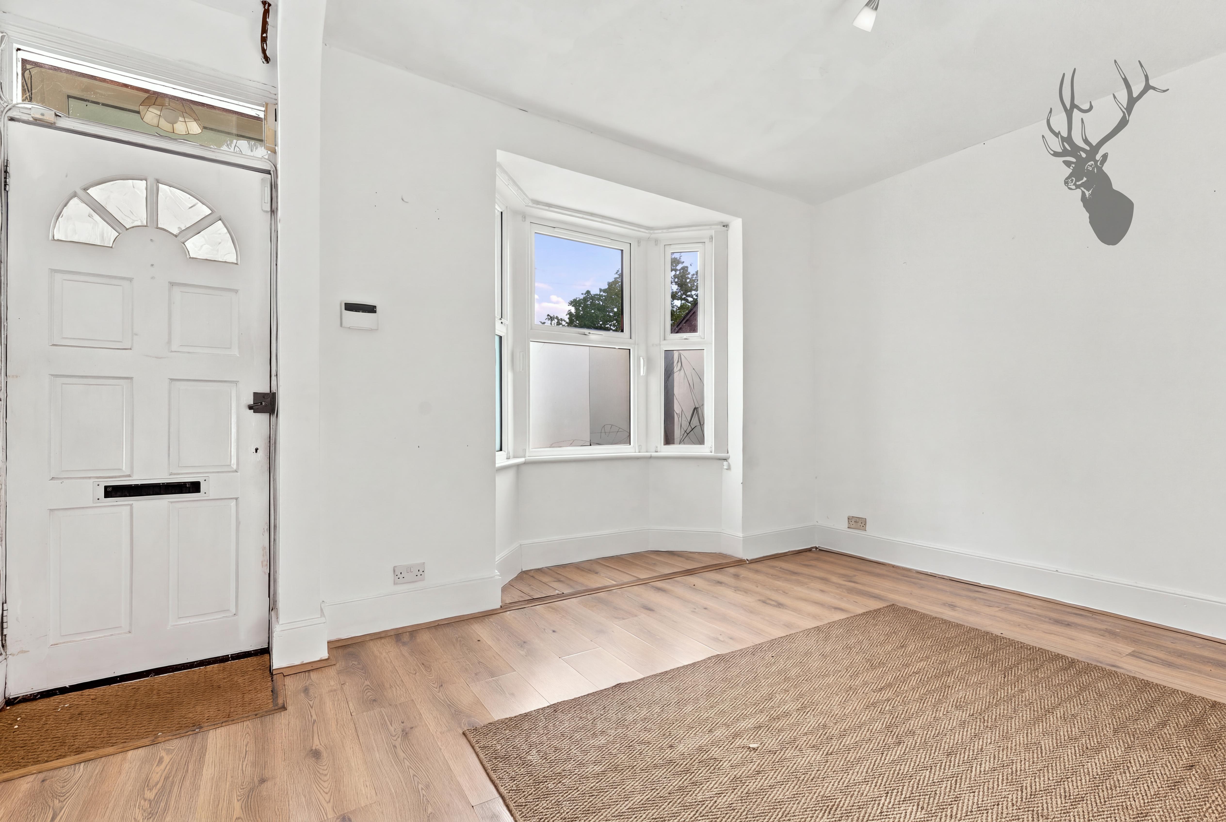 2 bedroom terraced house for sale, Beech Lane, Buckhurst Hill, IG9, photo 3