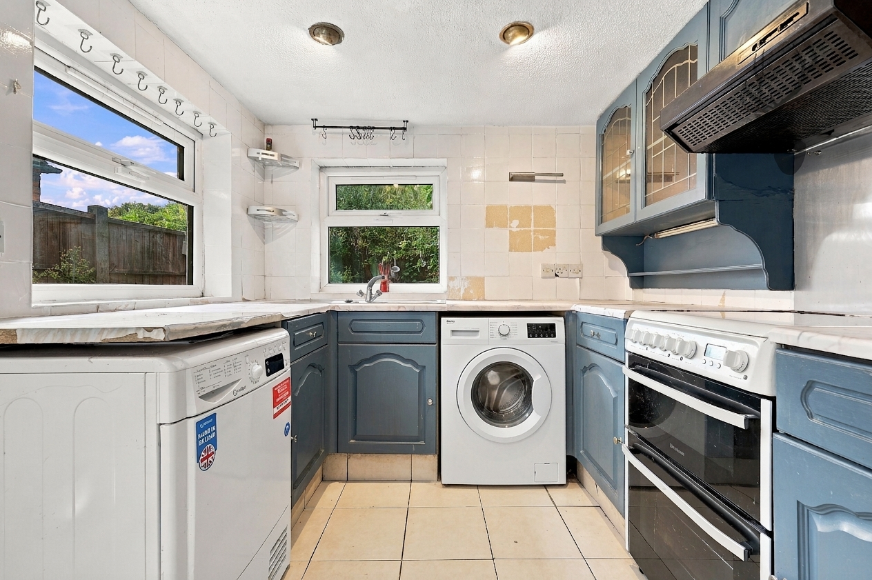 2 bedroom terraced house for sale, Beech Lane, Buckhurst Hill, IG9, photo 6 of 12