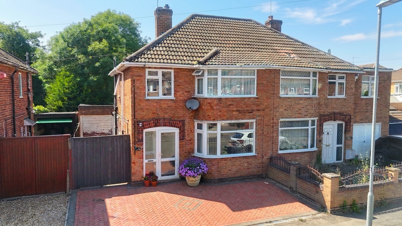 3 bedroom semi detached house for sale, Staplehurst Avenue, Leicester, LE3