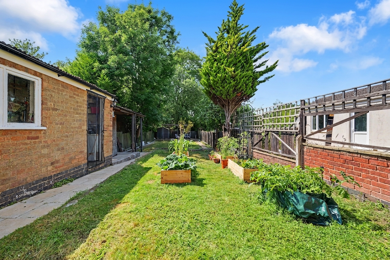 3 bedroom semi detached house for sale, Staplehurst Avenue, Leicester, LE3