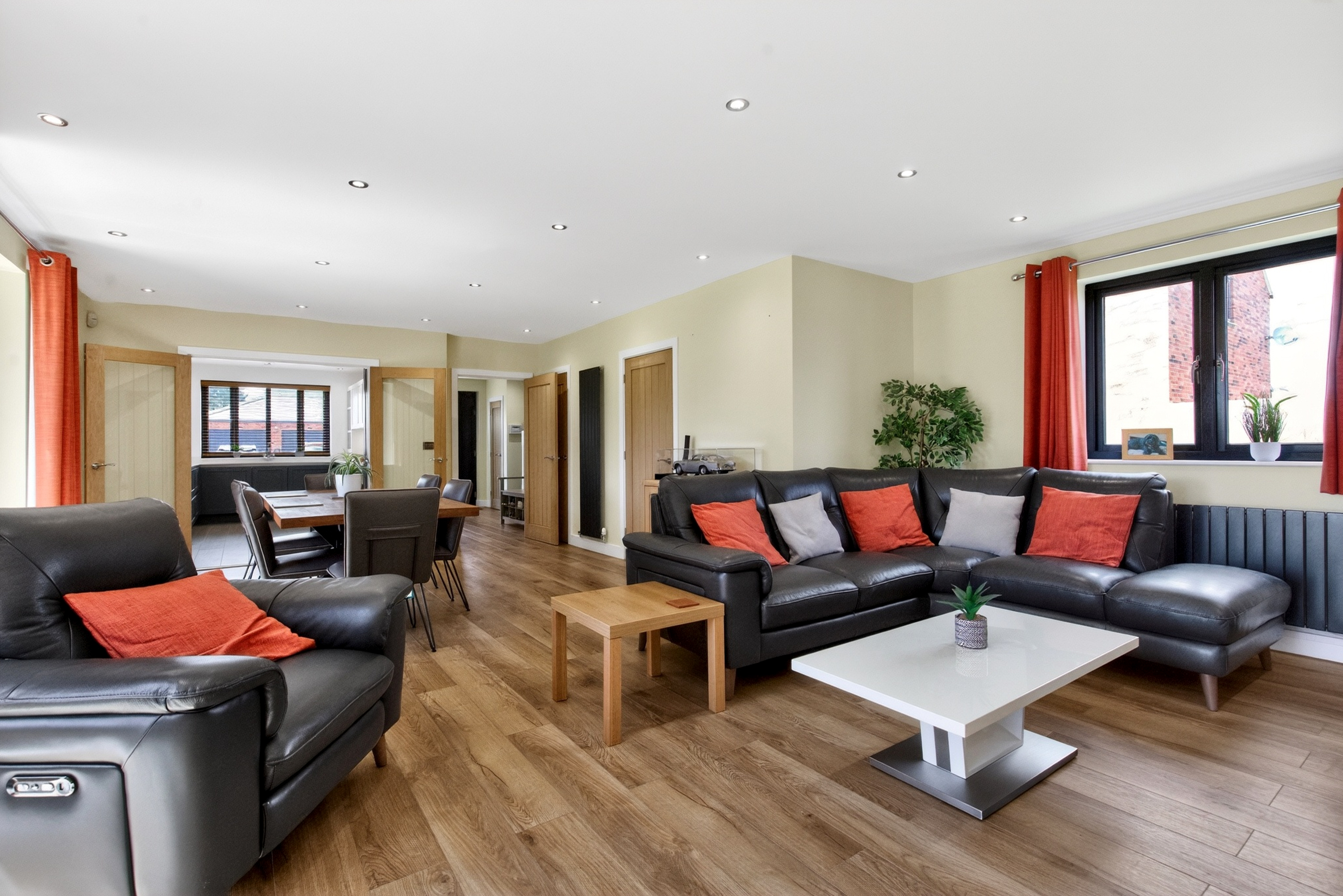 4 bedroom link detached house for sale, The Orchard, Evesham, WR11