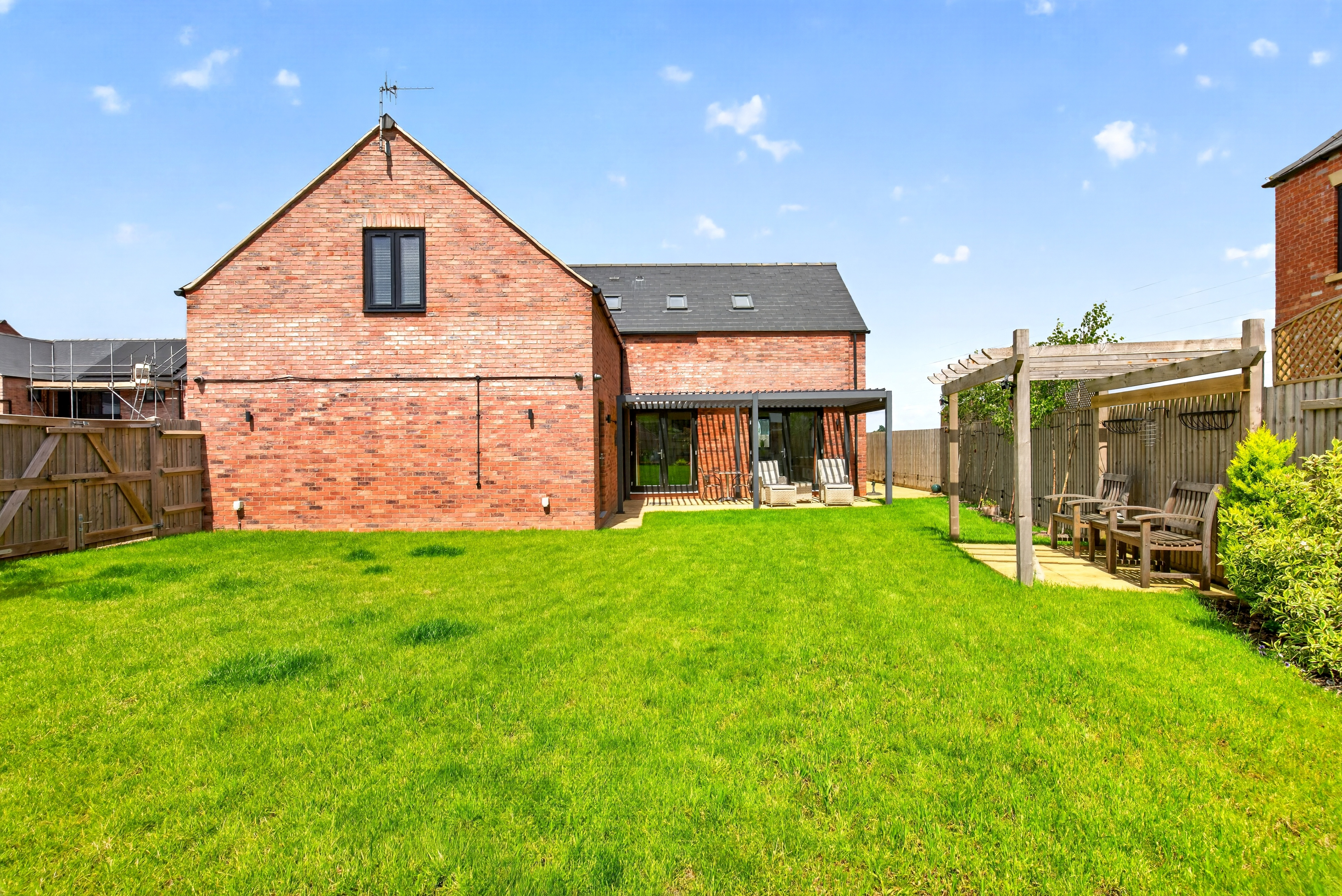 4 bedroom link detached house for sale, The Orchard, Evesham, WR11