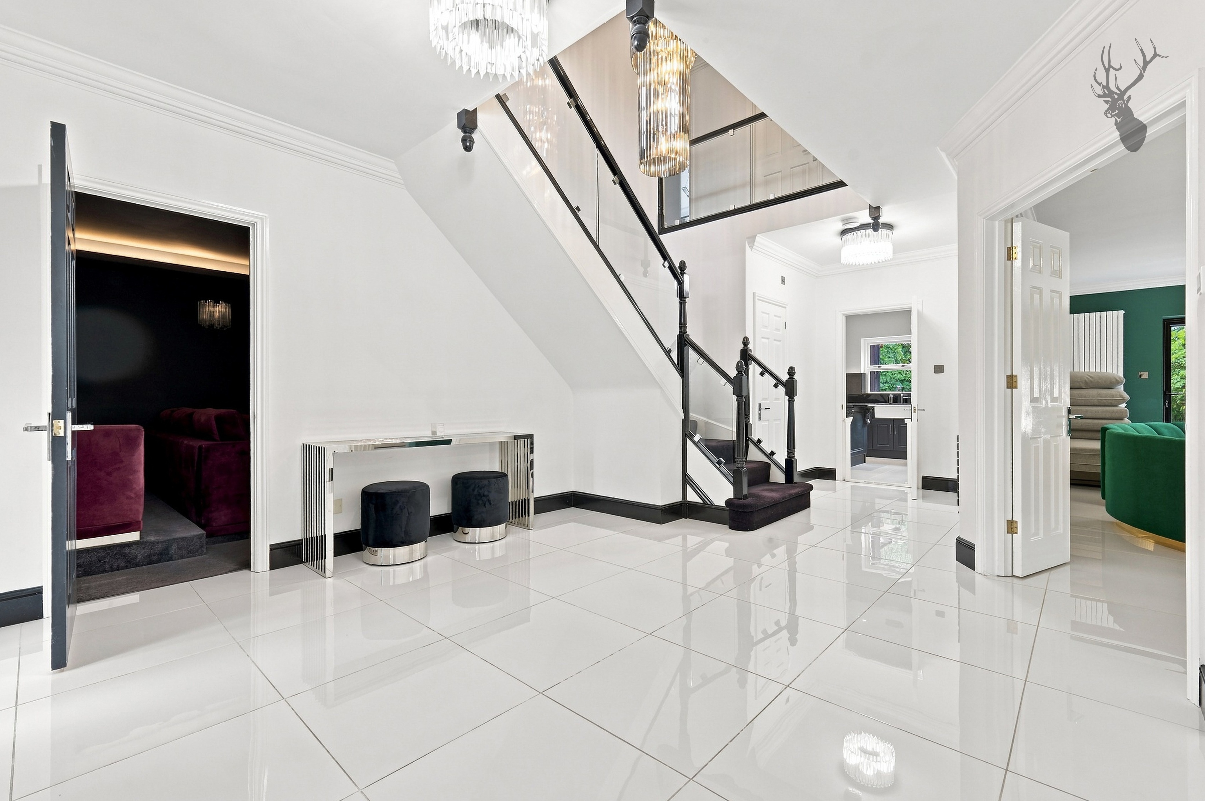 5 bedroom detached house for sale, Richmond Park, Loughton, IG10, photo 2