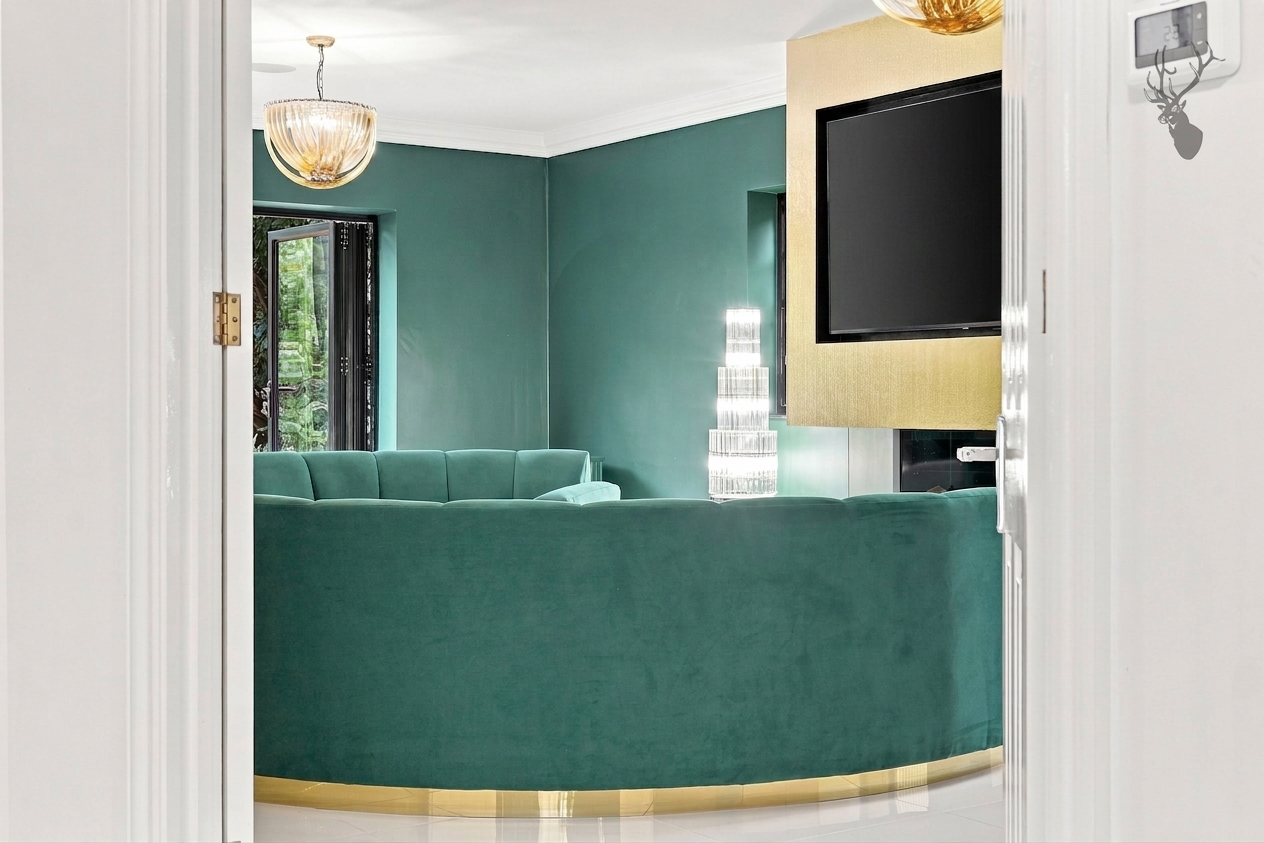 5 bedroom detached house for sale, Richmond Park, Loughton, IG10, photo 5