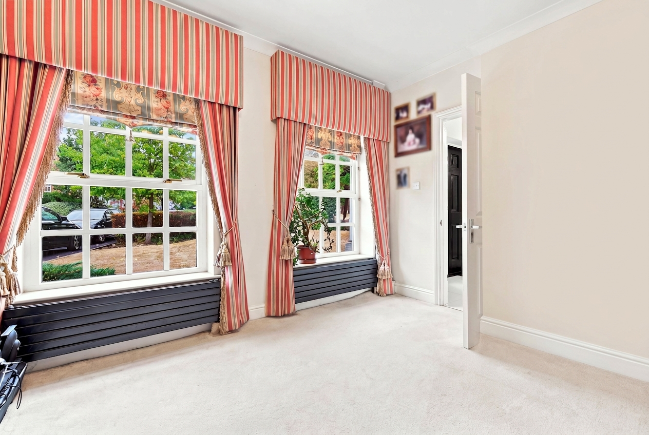 5 bedroom detached house for sale, Richmond Park, Loughton, IG10, photo 8 of 20