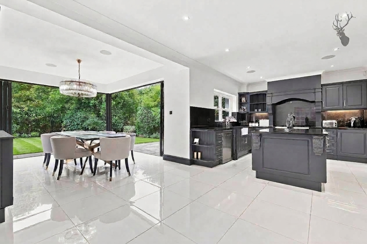 5 bedroom detached house for sale, Richmond Park, Loughton, IG10, photo 10 of 20