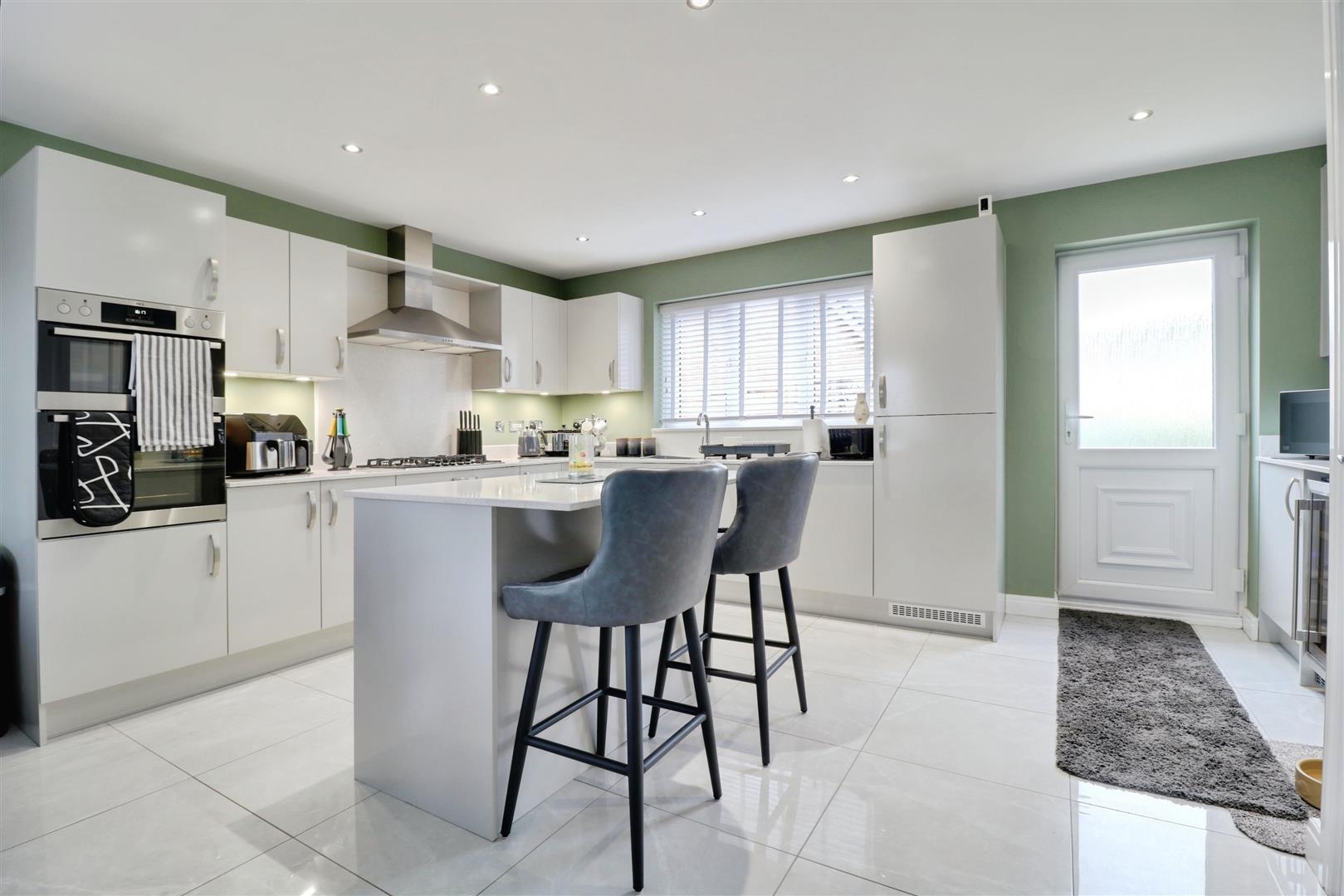 4 bedroom house for sale, Frank Mayer Road, Stoke-On-Trent, ST7, photo 2