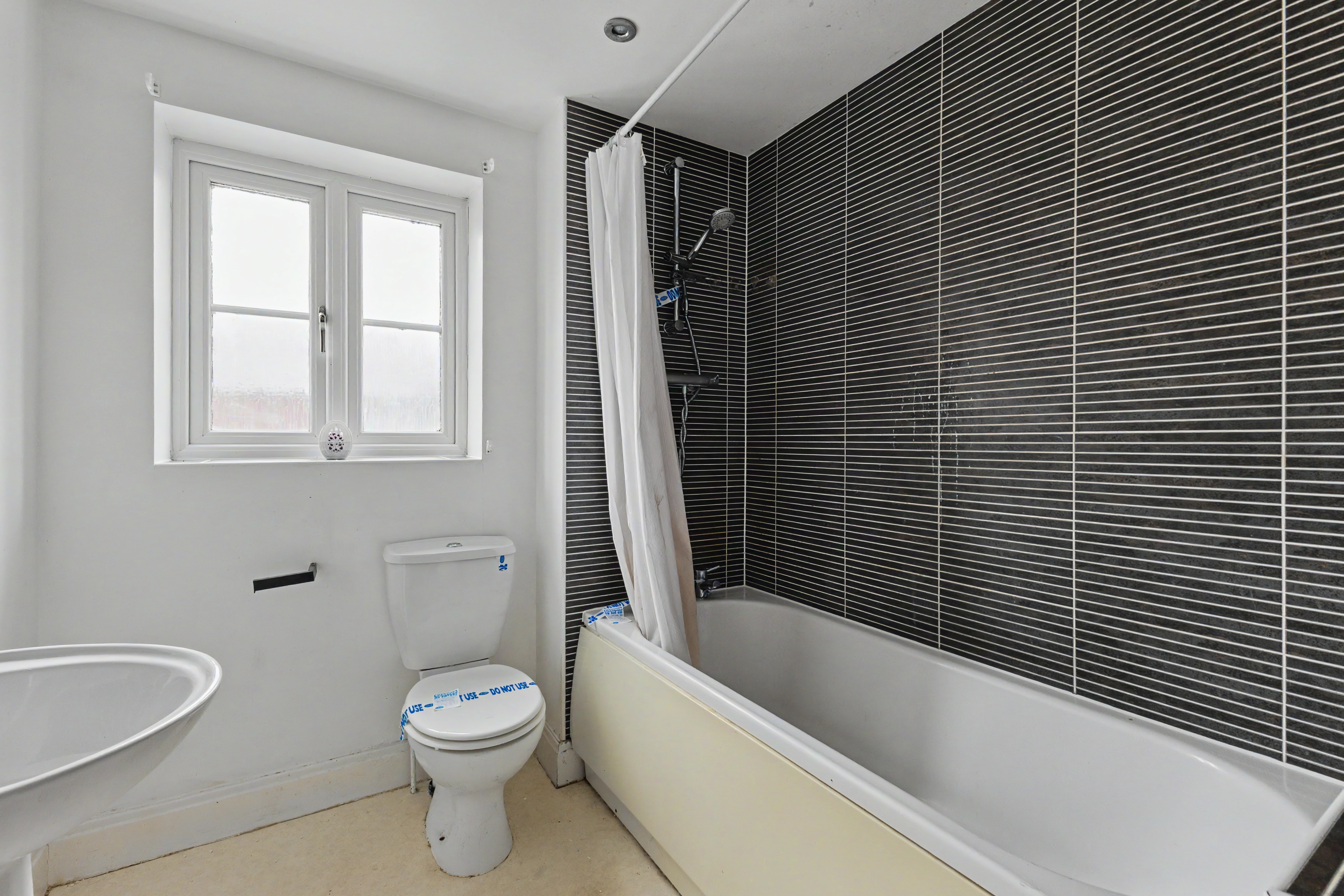 3 bedroom detached house for sale, Robins Corner, Evesham, WR11
