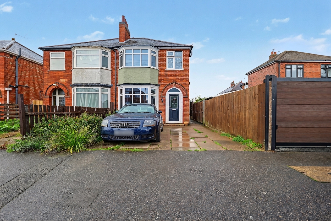 3 bedroom semi detached house for sale, Woodlands Drive, Loughborough, LE11