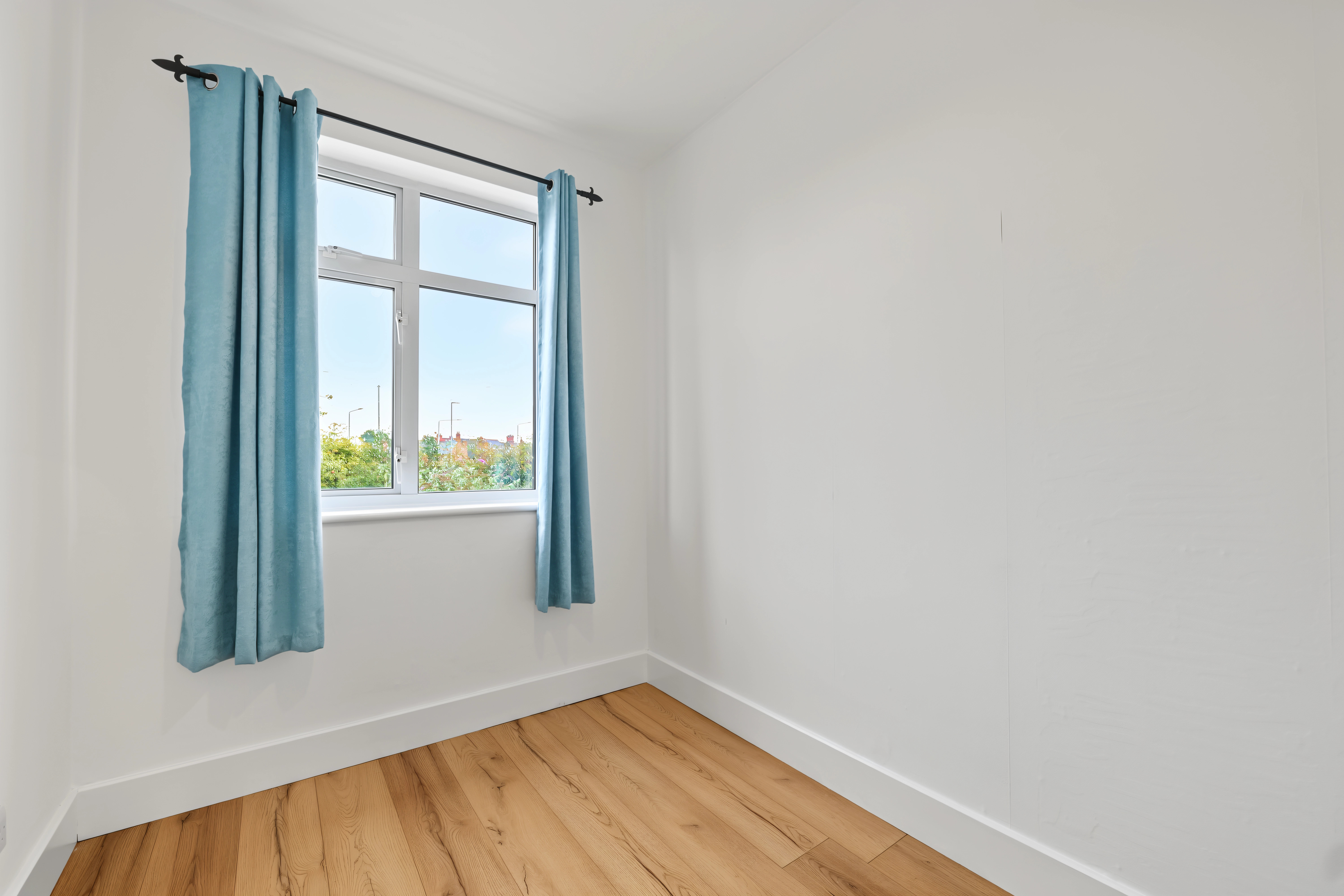 3 bedroom semi detached house for sale, Woodlands Drive, Loughborough, LE11