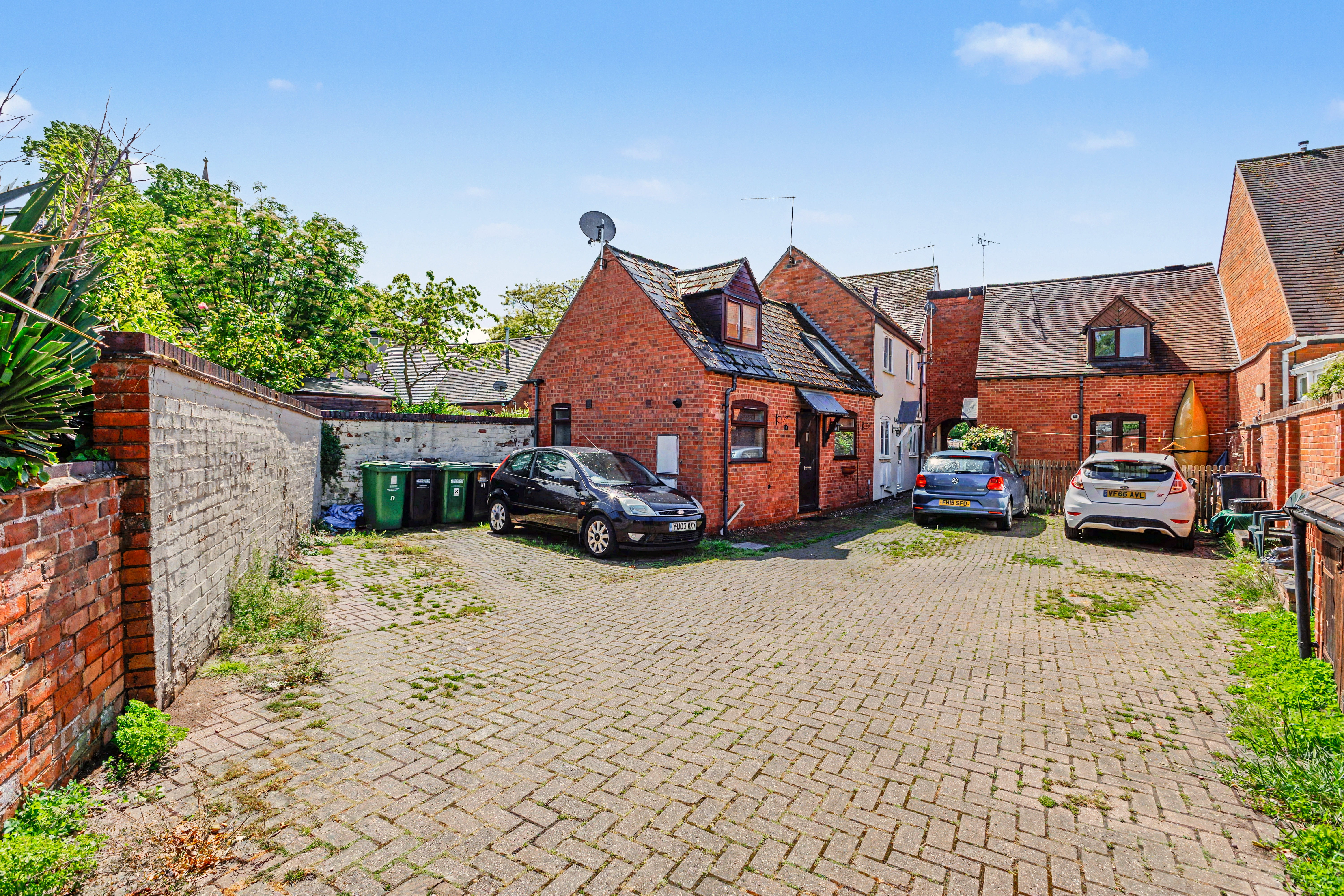 3 bedroom terraced house for sale, Annis Court Newlands, Pershore, WR10