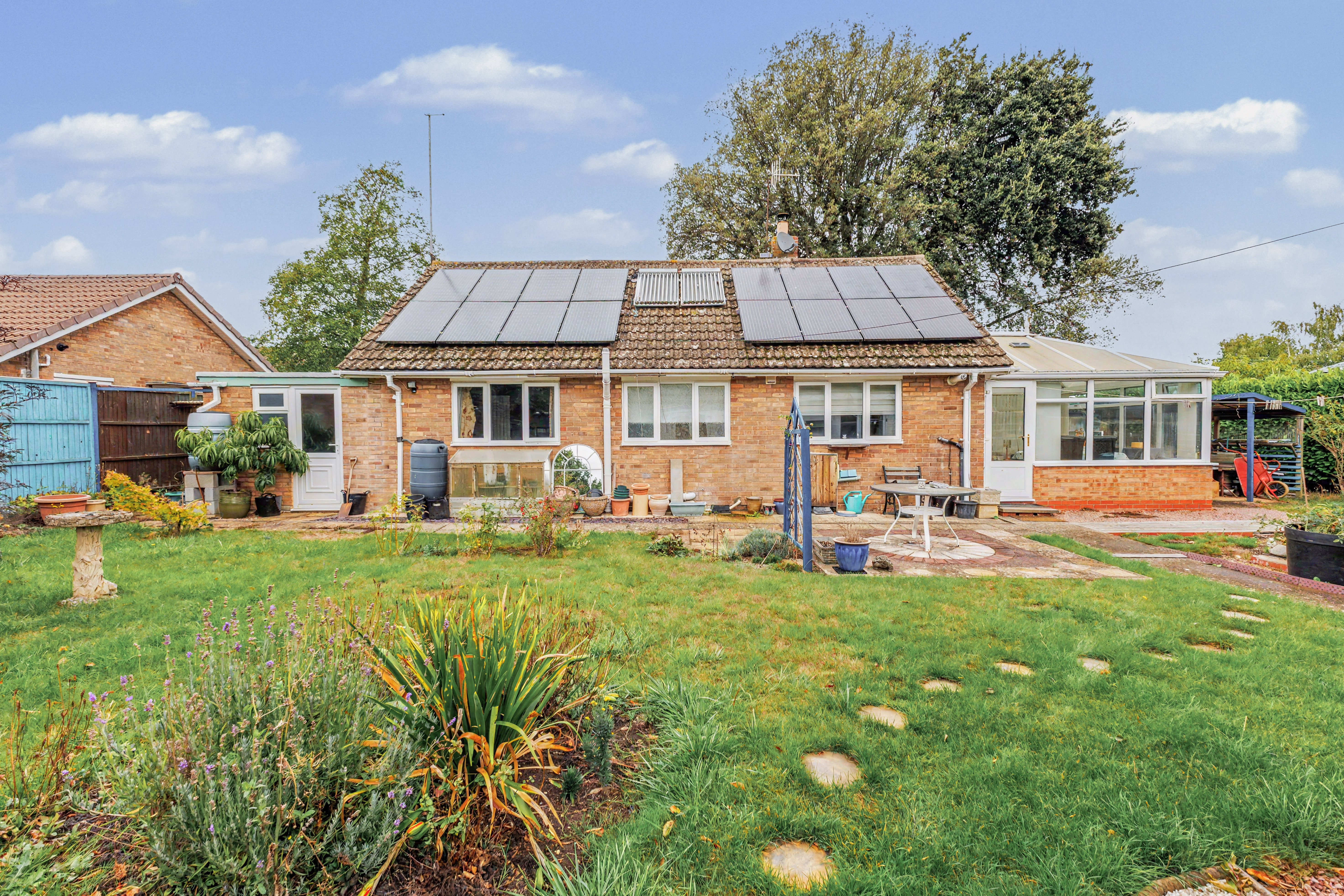 2 bedroom detached bungalow for sale, Chestnut Close, Evesham, WR11