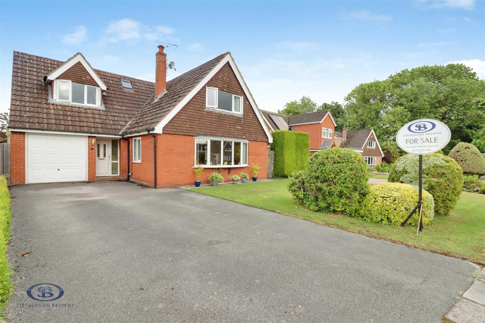 4 bedroom house for sale, Moreton Close, Sandbach, CW11, photo 2