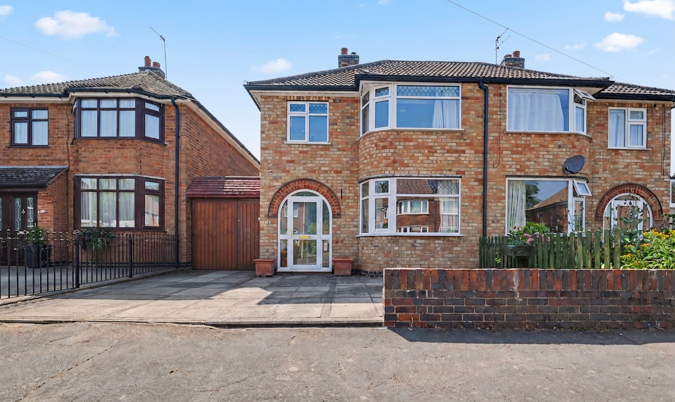 3 bedroom semi detached house for sale, The Ringway, Leicester, LE7