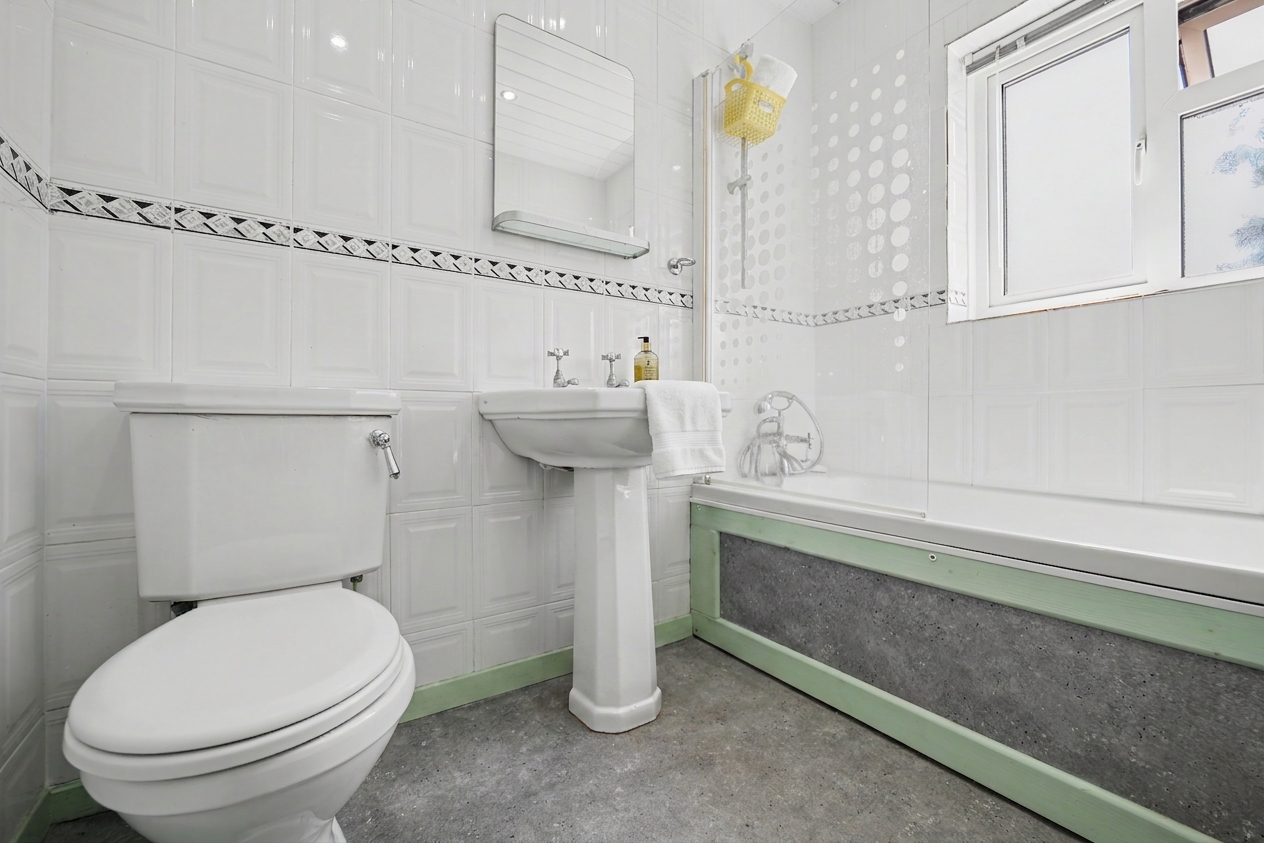 3 bedroom semi detached house for sale, The Ringway, Leicester, LE7