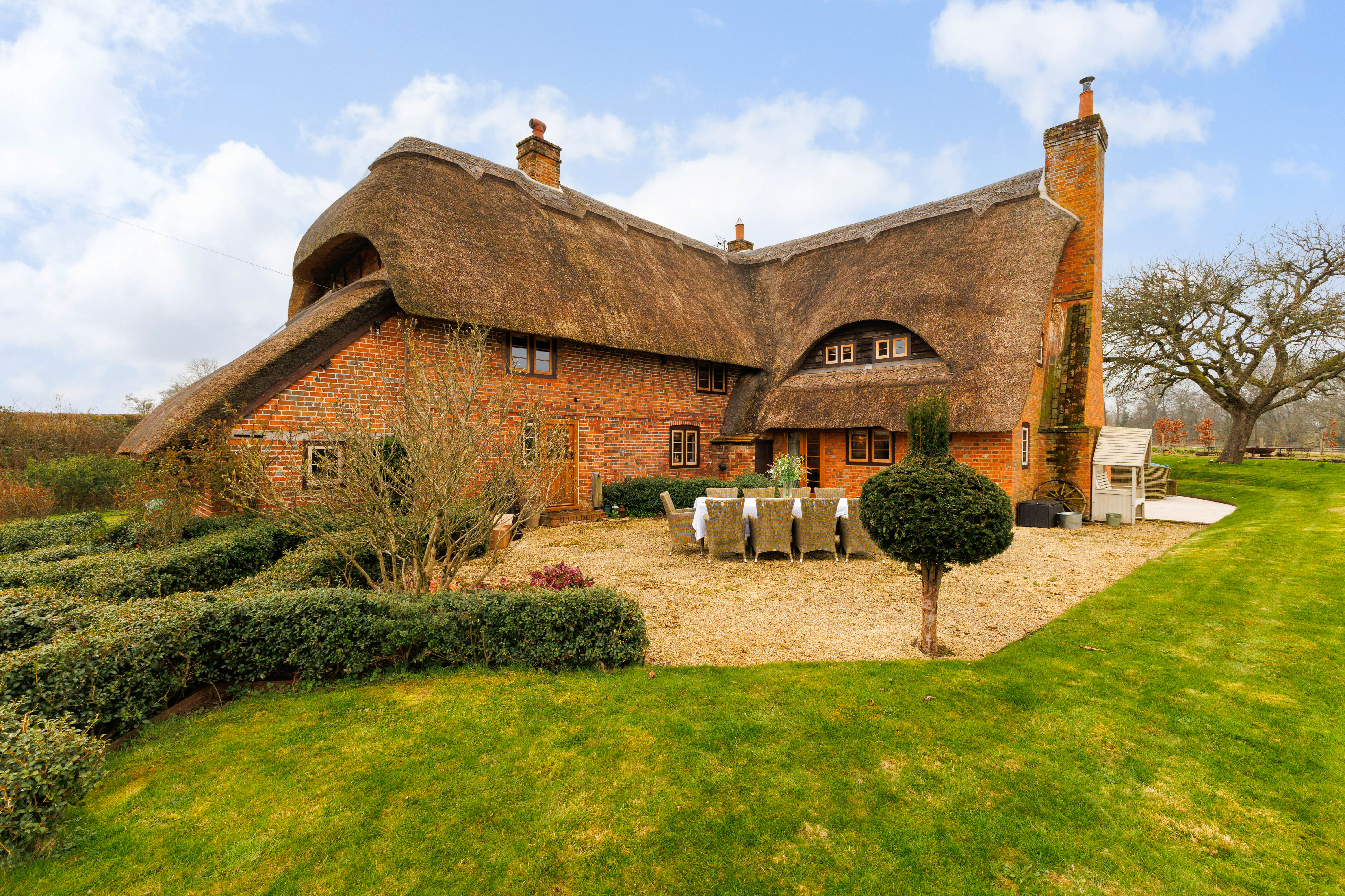 5 bedroom detached house for sale, Spradbray House, Thatcham, RG19