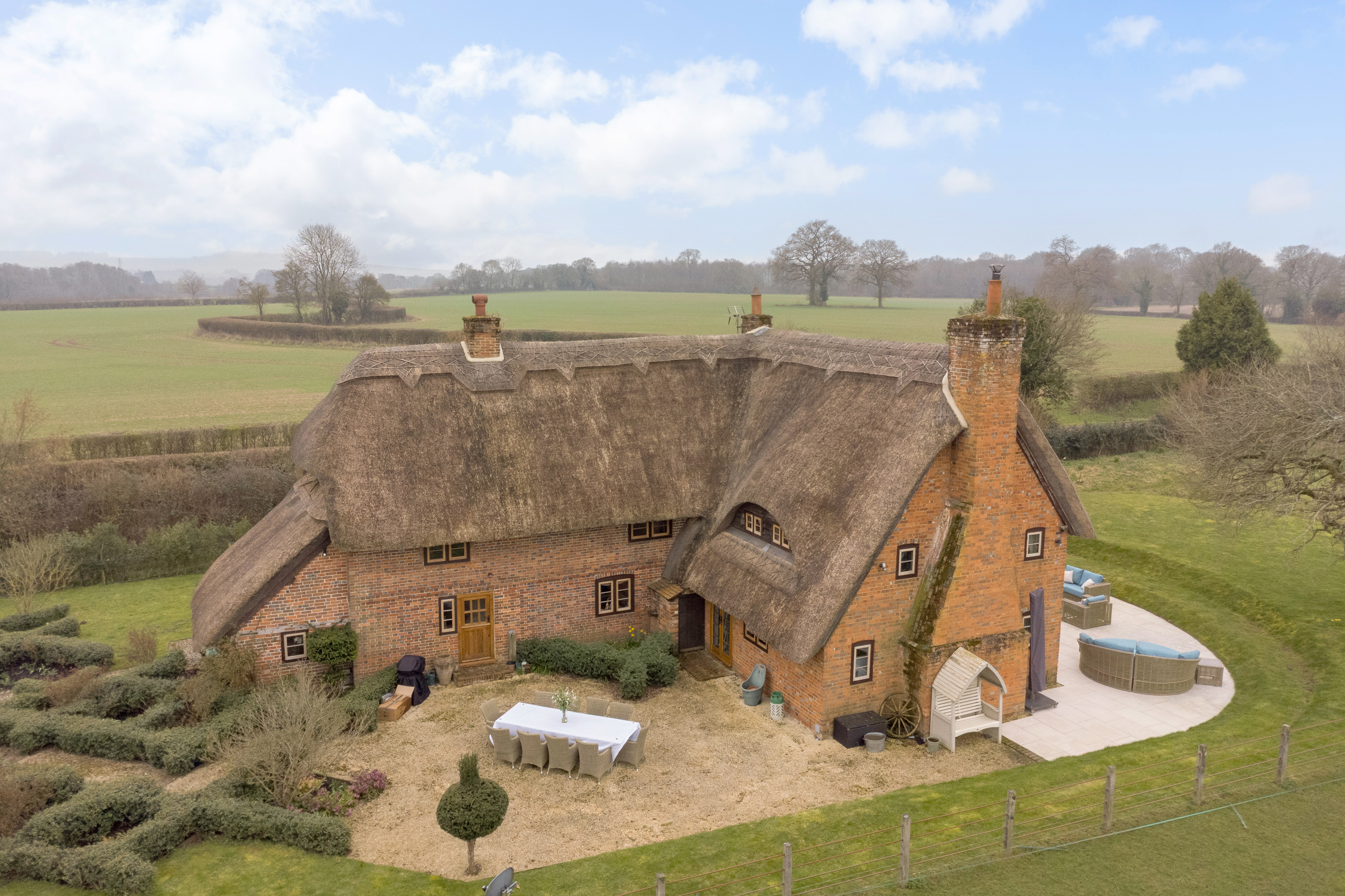 5 bedroom detached house for sale, Spradbray House, Thatcham, RG19