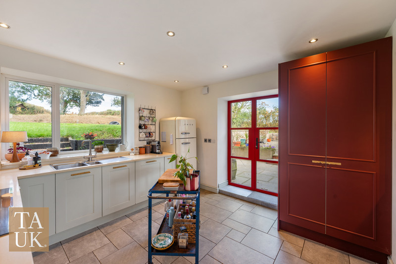 5 bedroom for sale, Rallt Farm Gorad, Holyhead, LL65, photo 2
