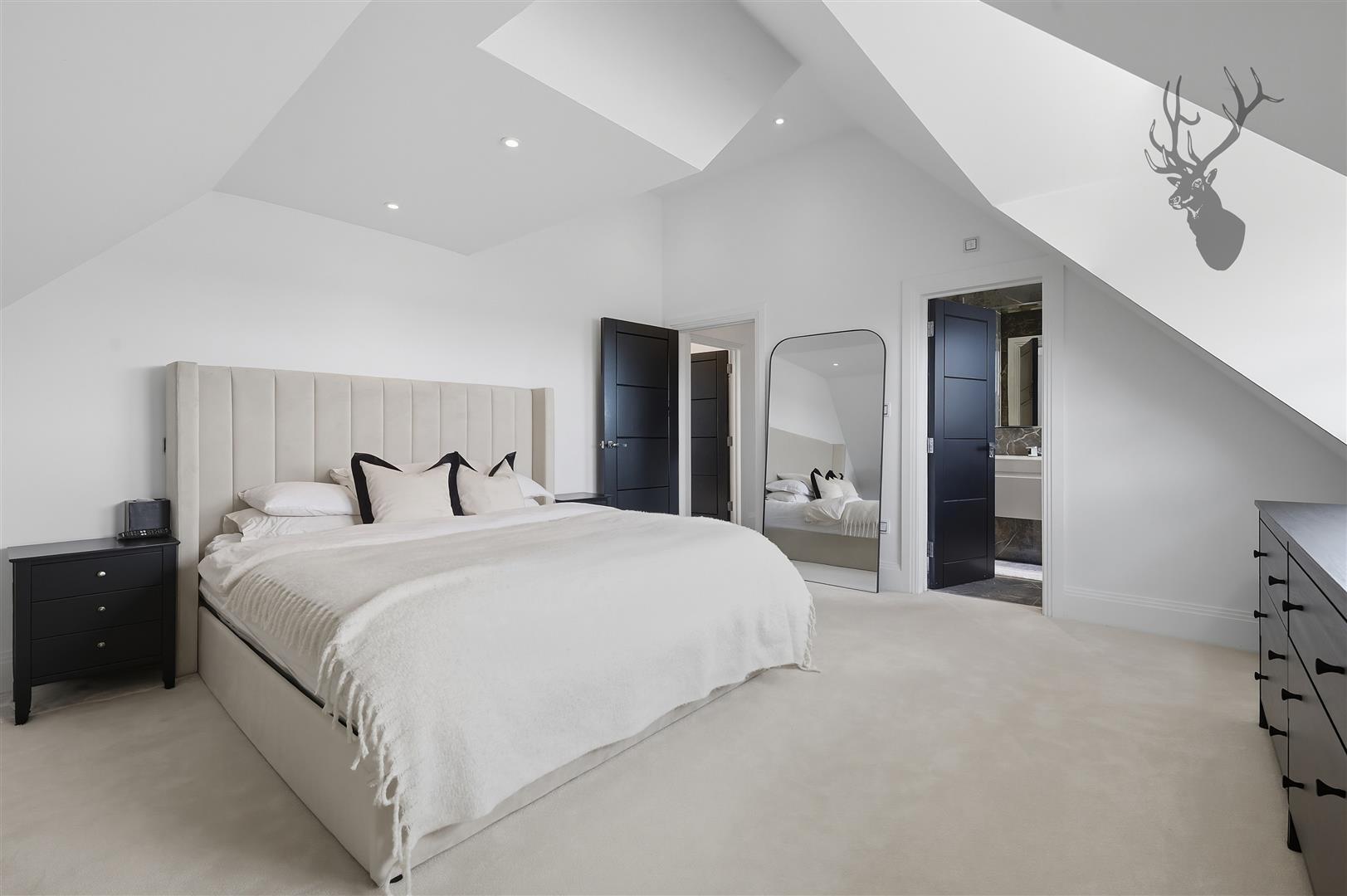 3 bedroom flat for sale, Manor Road, Chigwell, IG7, photo 15 of 20