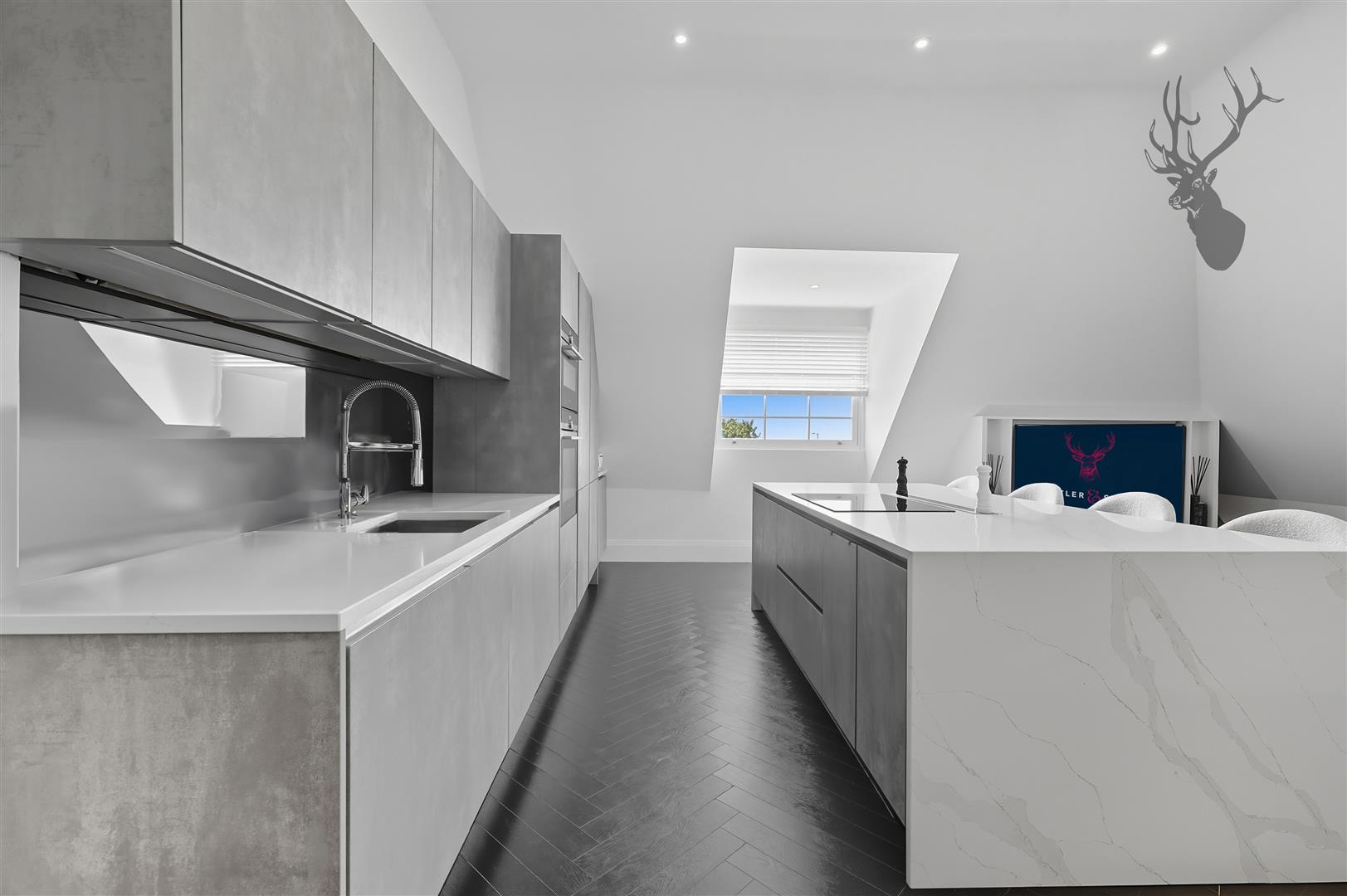 3 bedroom flat for sale, Manor Road, Chigwell, IG7, photo 3
