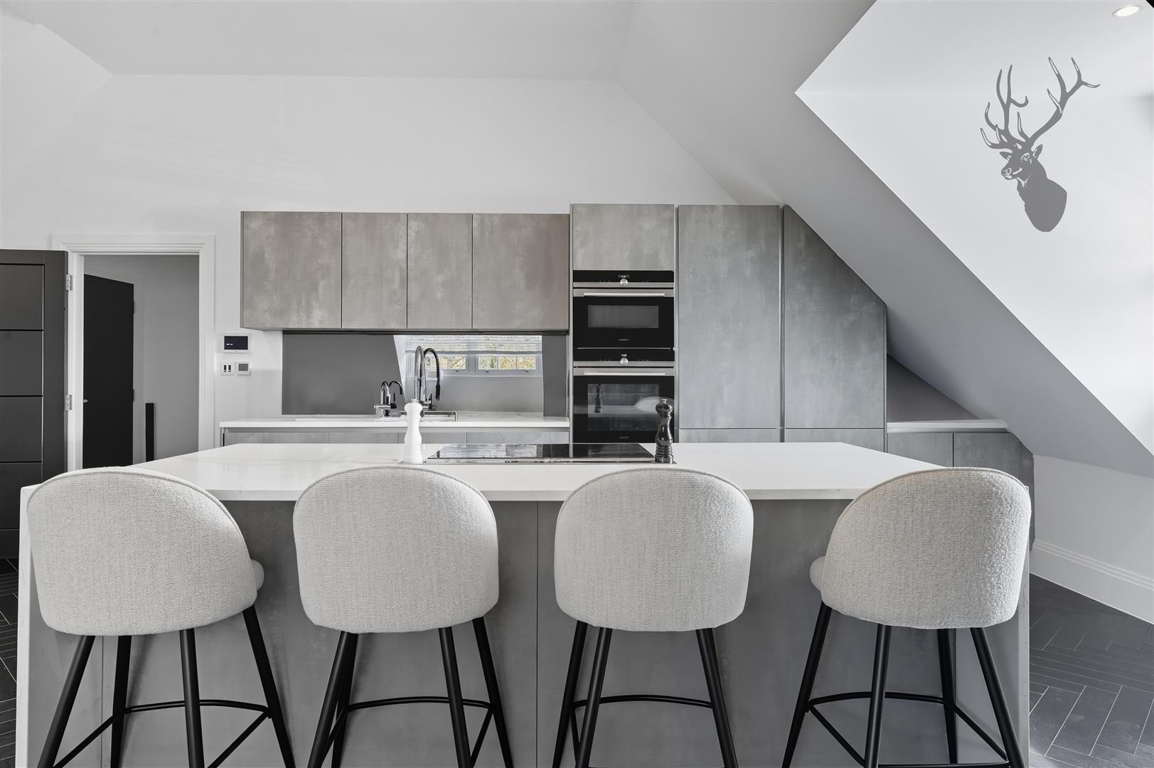 3 bedroom flat for sale, Manor Road, Chigwell, IG7, photo 6 of 20