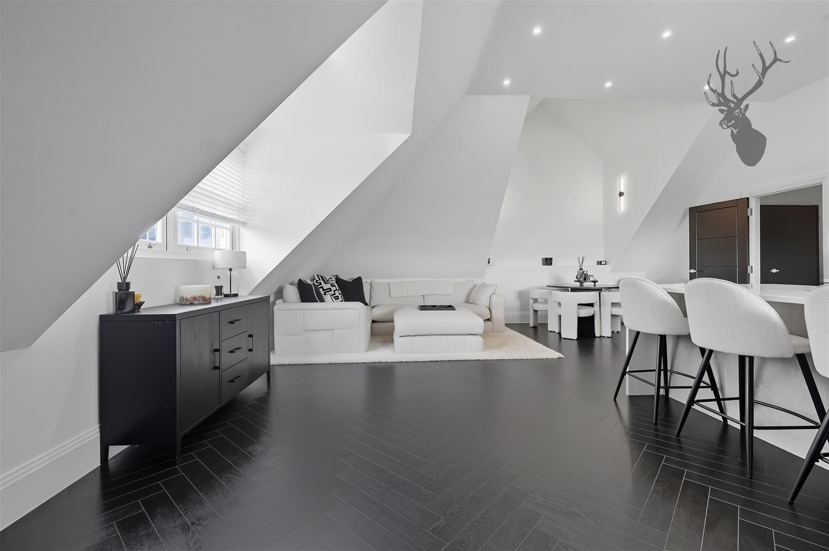 3 bedroom flat for sale, Manor Road, Chigwell, IG7, photo 10 of 20