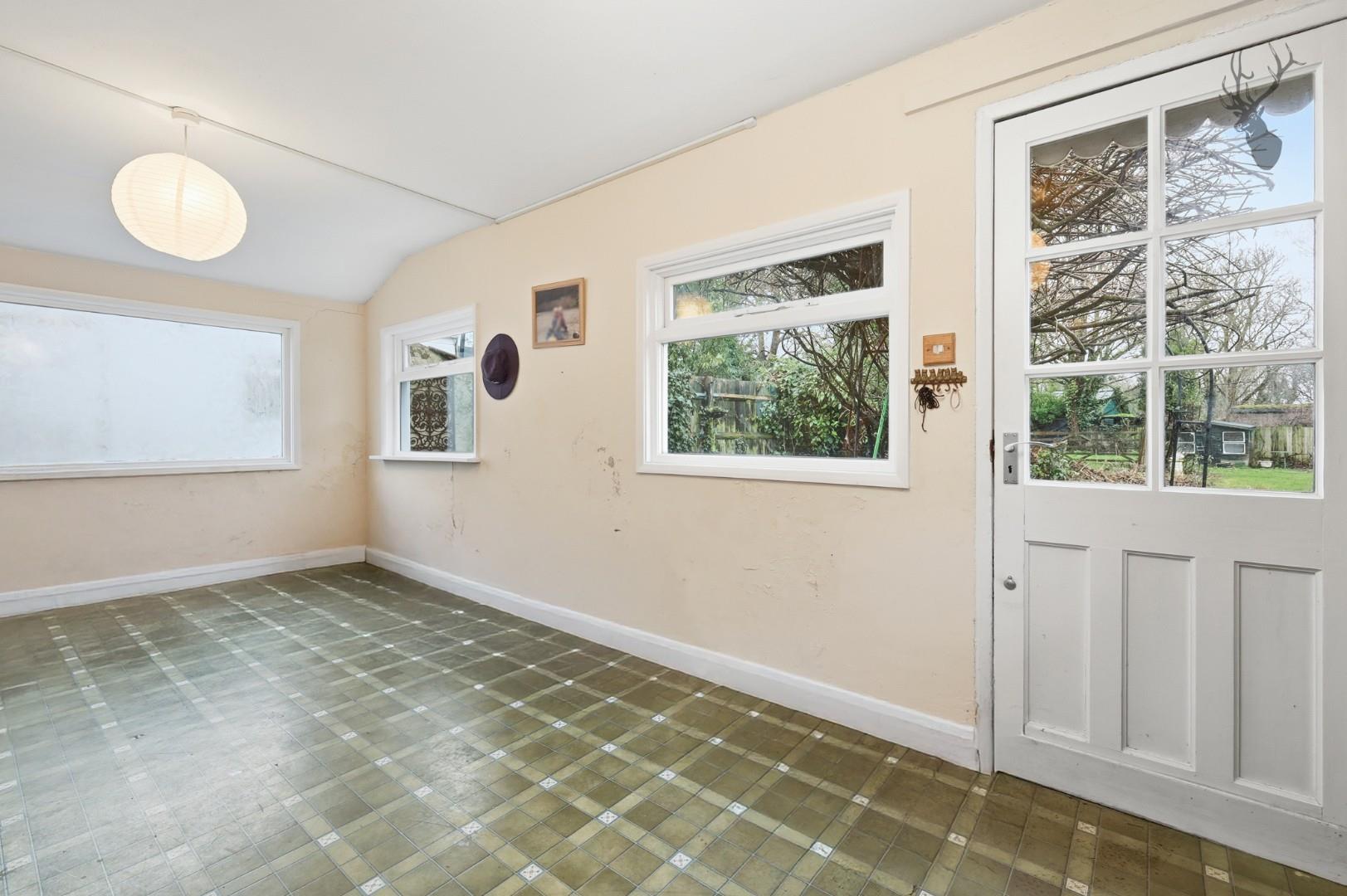 3 bedroom end of terrace house for sale, Lambourne Road, Chigwell, IG7, photo 11 of 20