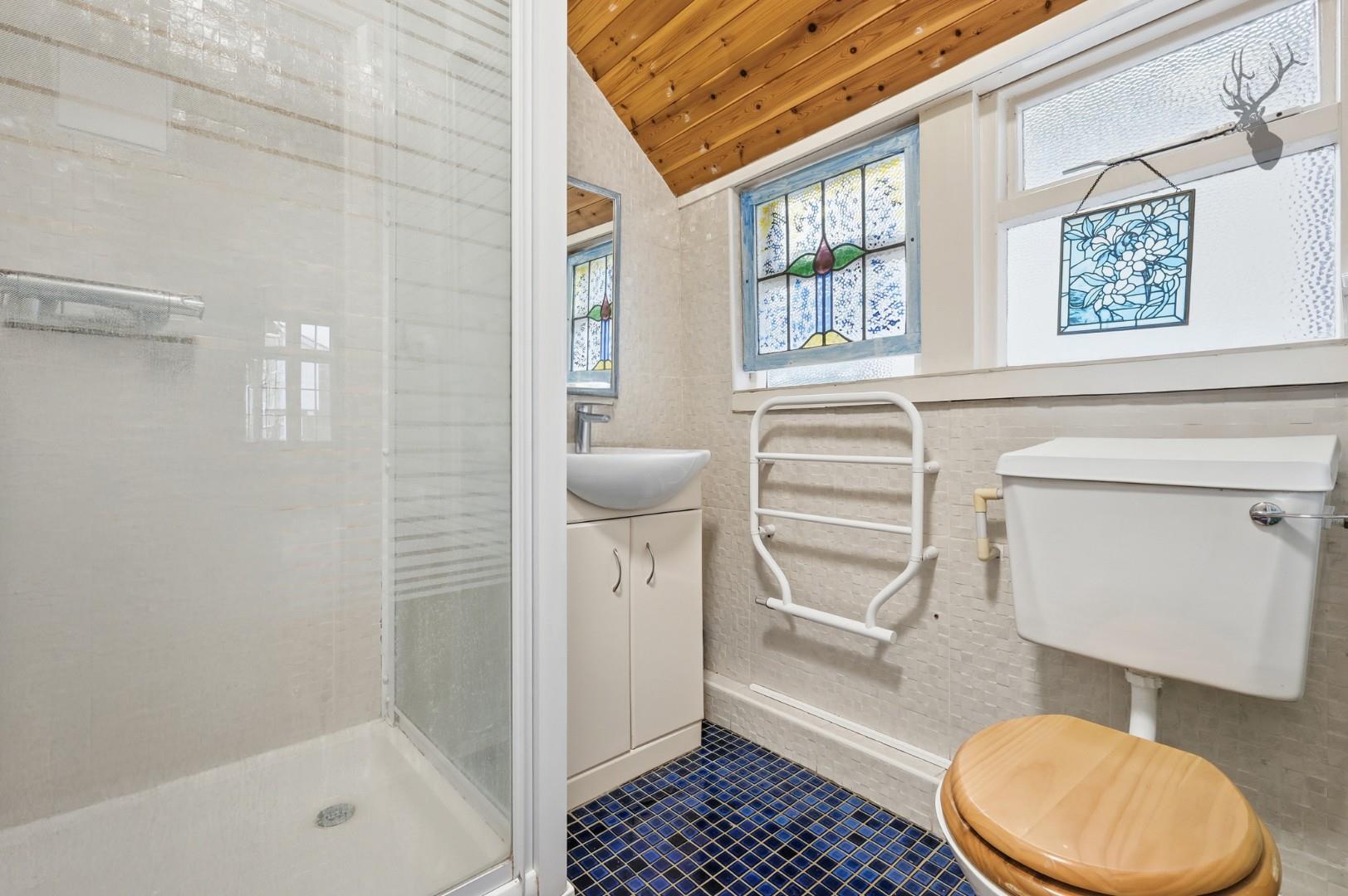 3 bedroom end of terrace house for sale, Lambourne Road, Chigwell, IG7, photo 18 of 20