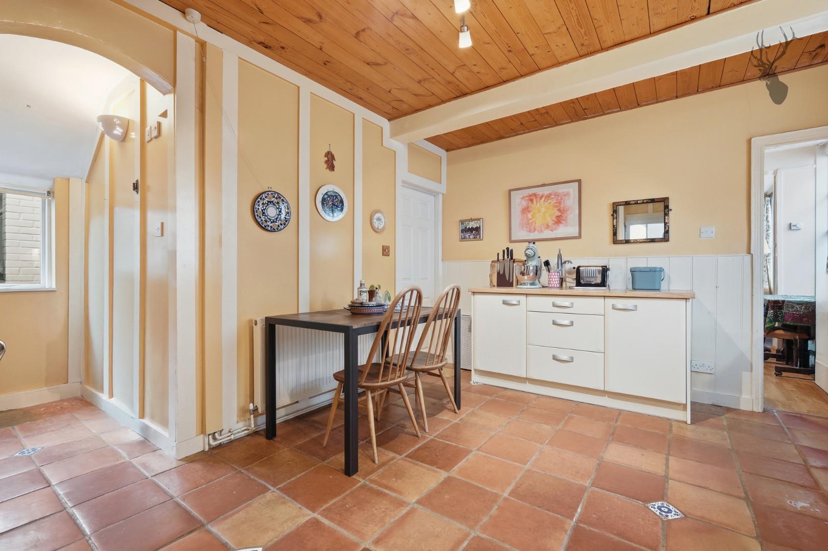 3 bedroom end of terrace house for sale, Lambourne Road, Chigwell, IG7, photo 9 of 20
